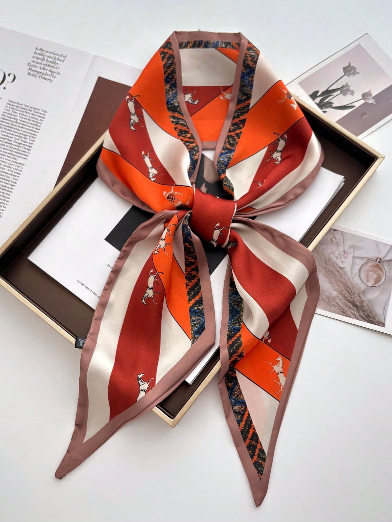 1pc Reversible Horse Chain Print Satin Scarf, Suitable For Dress, Shorts, Belt, Bag, Hat, Ribbon, Waistband,Beach,Holiday