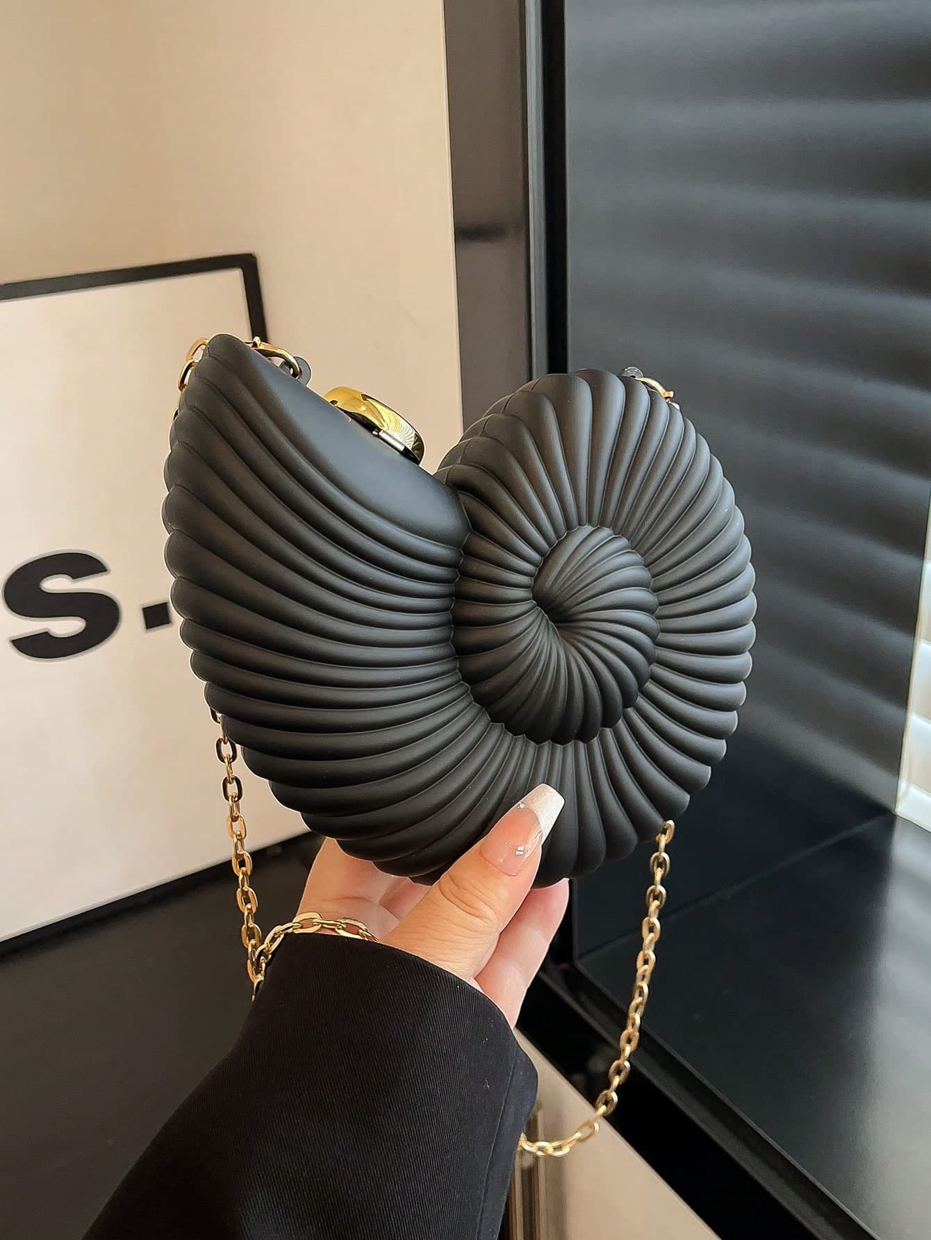 2025 Gold Seashell Shaped Detachable Strap Shoulder Bag, Fashionable Lipstick Pouch, Elegant Shoulder Bag Suitable For Evening Outings