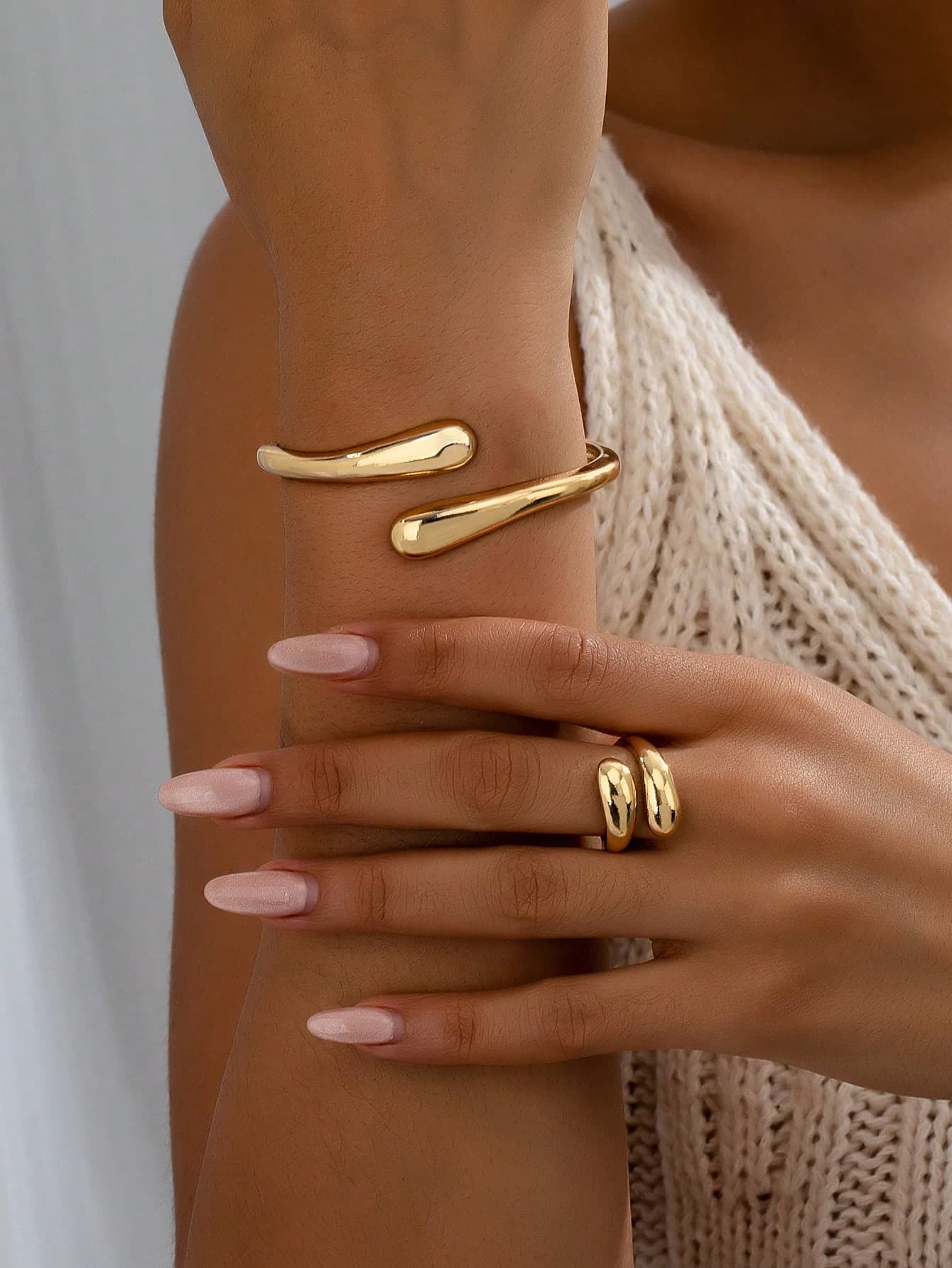 2-Piece Set : Stylish Open Asymmetric Double Water Drop Crossing Bangle And Chic Geometric