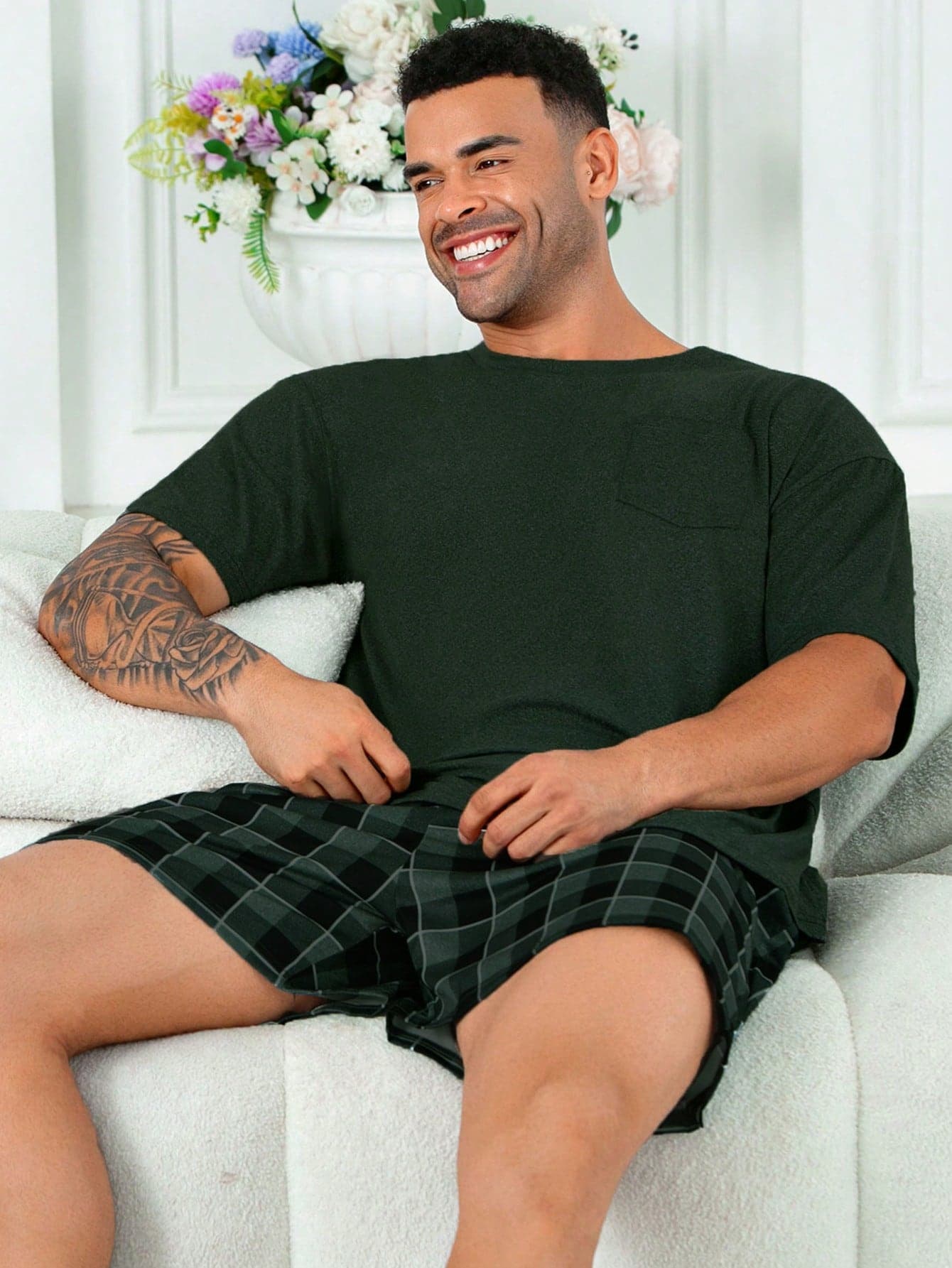 2pcs/Set Plus Size Men's Casual Loose Short Sleeve T-Shirt And Plaid Shorts Pajama Set, Suitable For Spring/Summer, Christmas