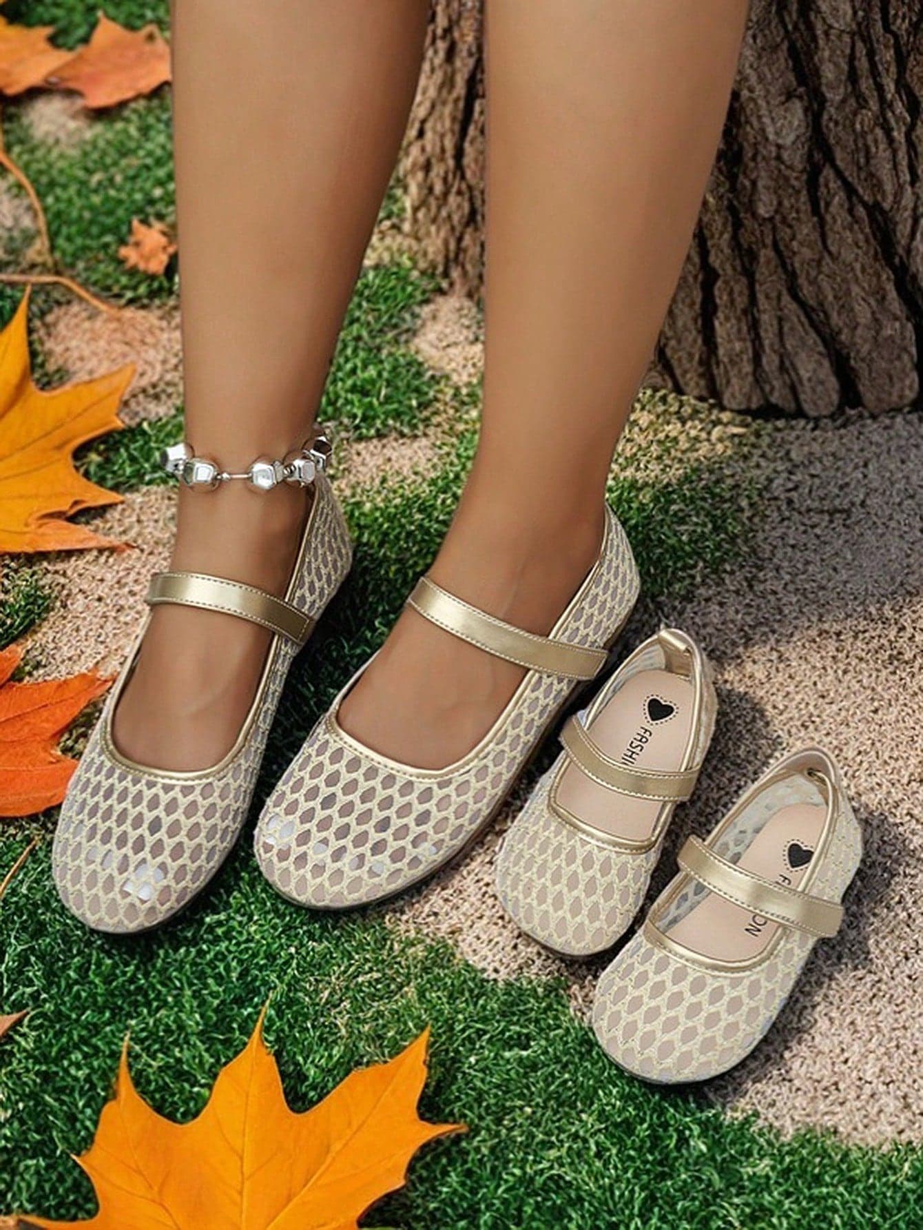 1 Pair Girls Hollow Rhombus Embroidery Mesh Flat Shoes, Soft Beige And Metallic Gold Combination, Cute Princess Style, Premium PU Material With Hook And Loop Design, Hook And Loop Made Of Soft Flexible Material, Soft Comfortable Sole With Slight Texture For Excellent Grip, Suitable For Mom-Daughter Matching, Gold Shoes, Square Toe Flat Shoes For Cute Princess Holiday Outfits, Suitable For 3-15 Years Old, All Seasons, Parties, Outings, Vacations, Holidays (Shoes Run Half Size Large, Please Carefully Refer To Foot Length Chart To Select Size)