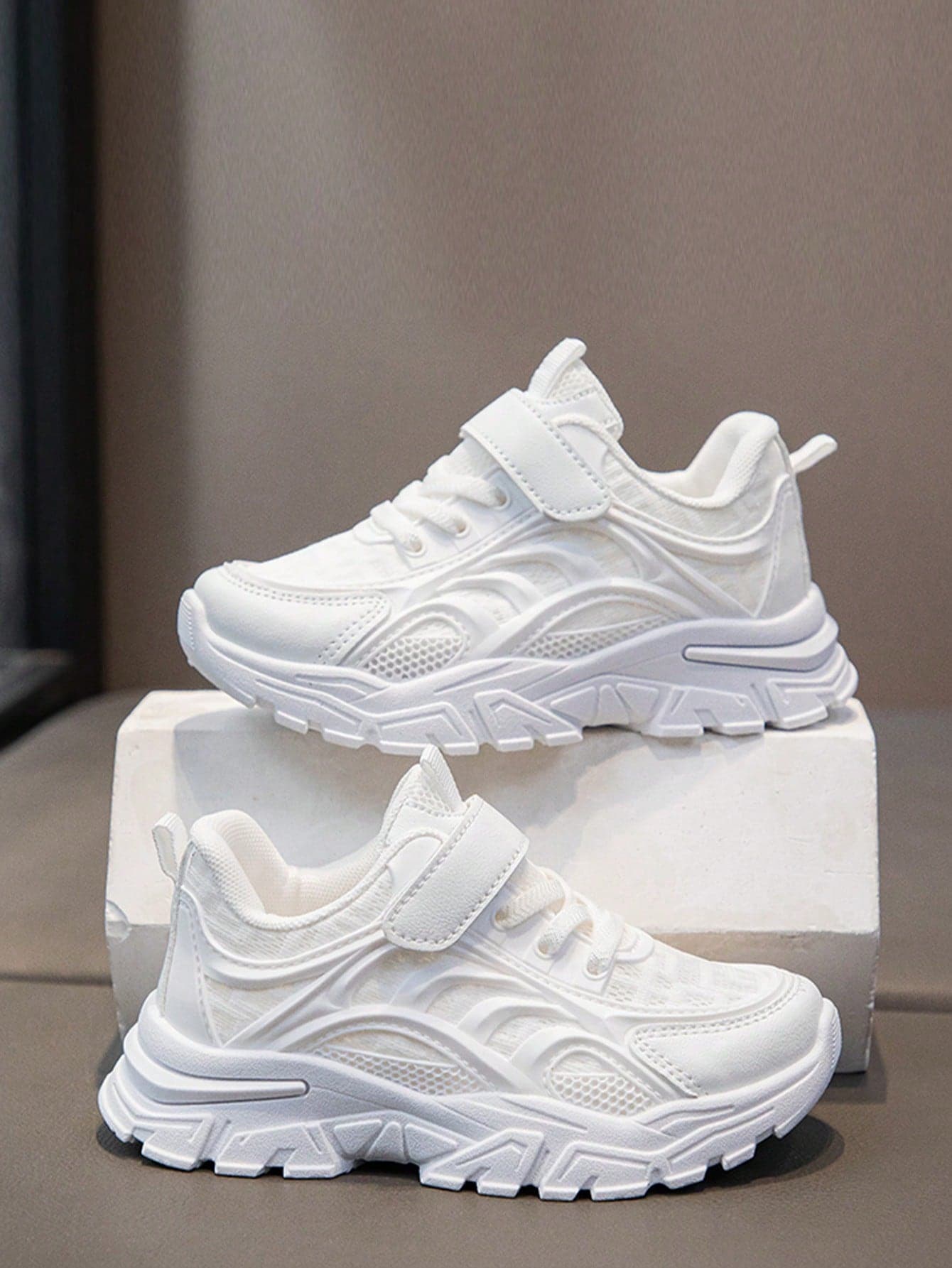 Boys & Girls Running Shoes, Casual Sports Sneakers With Hook & Loop Closure, Lightweight Mesh Breathable Upper, Striped Pattern, Low-Top Design, Suitable For Daily Wear, Running And Leisure Activities - Spring/Autumn/All Season