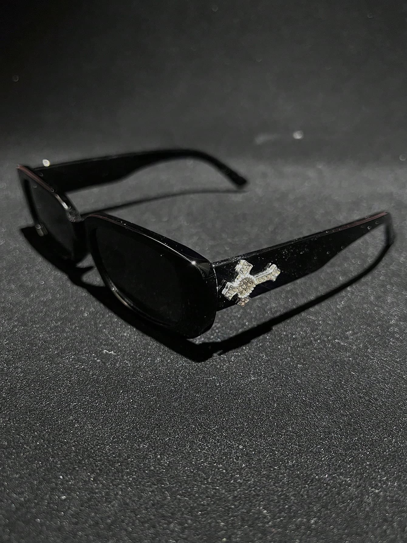 1pc Rhinestone Cross Heart Metal Decor Black Small Square Frame Sunglasses, Hip Hop Rock Y2K Leopard Print Gradient Lens, Light Luxury Vintage , Unisex For All Seasons, Outdoor Travel Sun Protection Decorative Sunglasses