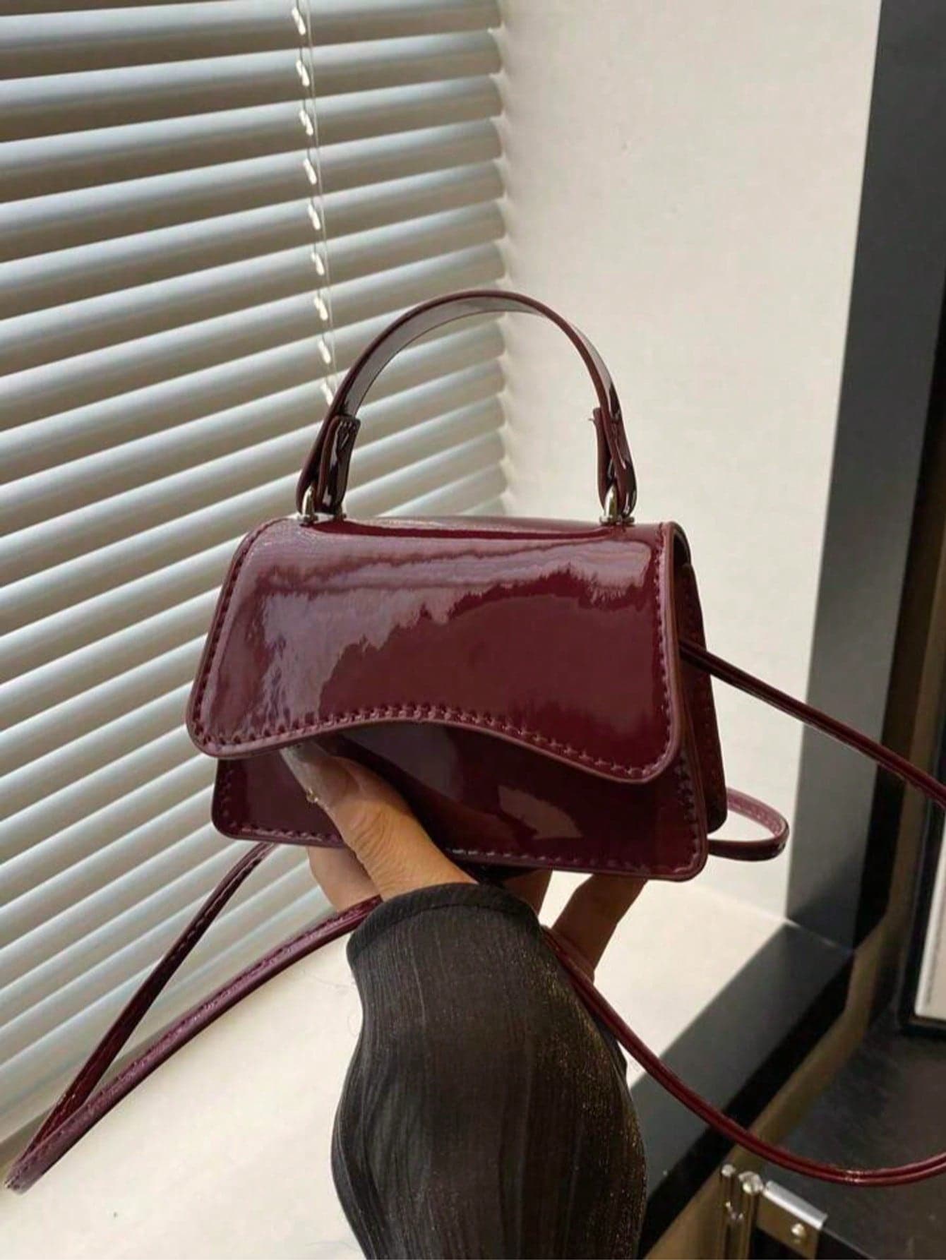 Fashionable Solid Color Minimalist Mini Handbag, Women's Underarm Crossbody Bag, Suitable For Shopping, Daily Carry, Suitable For Young Women, College Students, Career Starters, White-Collar Workers. Also Suitable For Office, School, Work, Business, Commuting, Outdoor Activities, Travel And Short Trips. Happy New Year!