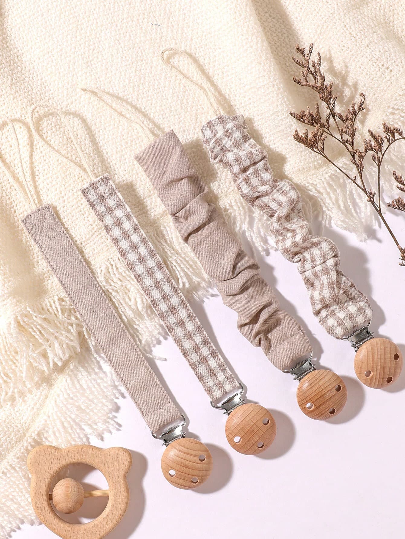 4pcs Baby Pacifier Clips, Plaid, Polka Dot, Solid Color Blue/Pink/Khaki, Wooden 3-Hole Pacifier Clips, Suitable For Daily Use