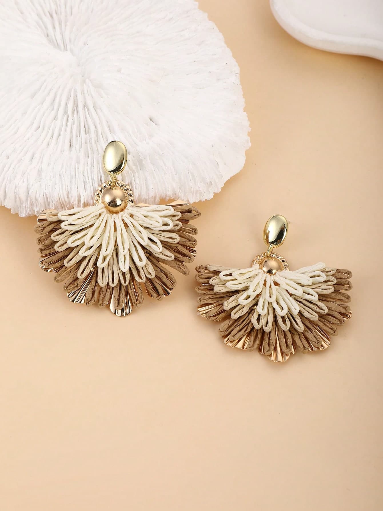 1 Pair Handmade Gradient Color Peacock Feather Pendant Earrings, Unique Design, Suitable For Vacation, Party And Daily Wear