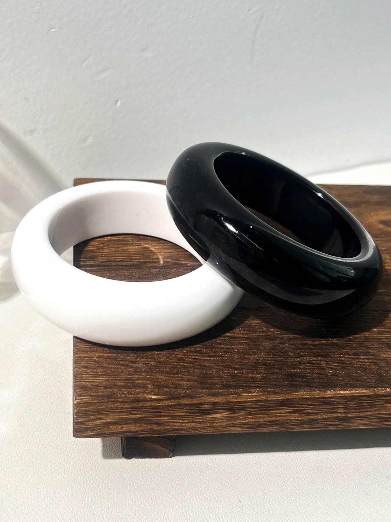 1pc Retro Minimalist Resin Bracelet, Fashionable Women's Bangle, Suitable For Daily Wear And Party Occasions