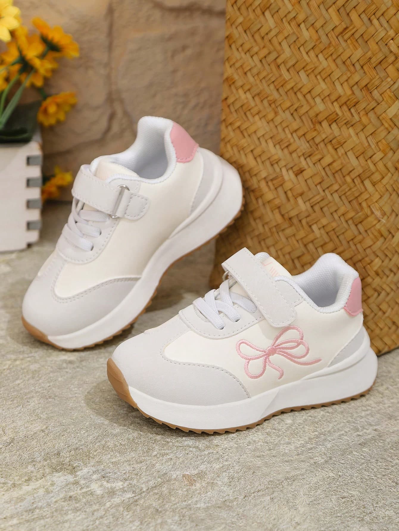 1 Pair Girls Lightweight Cute Bowknot Princess Chunky Sneakers, Kids Casual Soft Sole Versatile White Sneakers