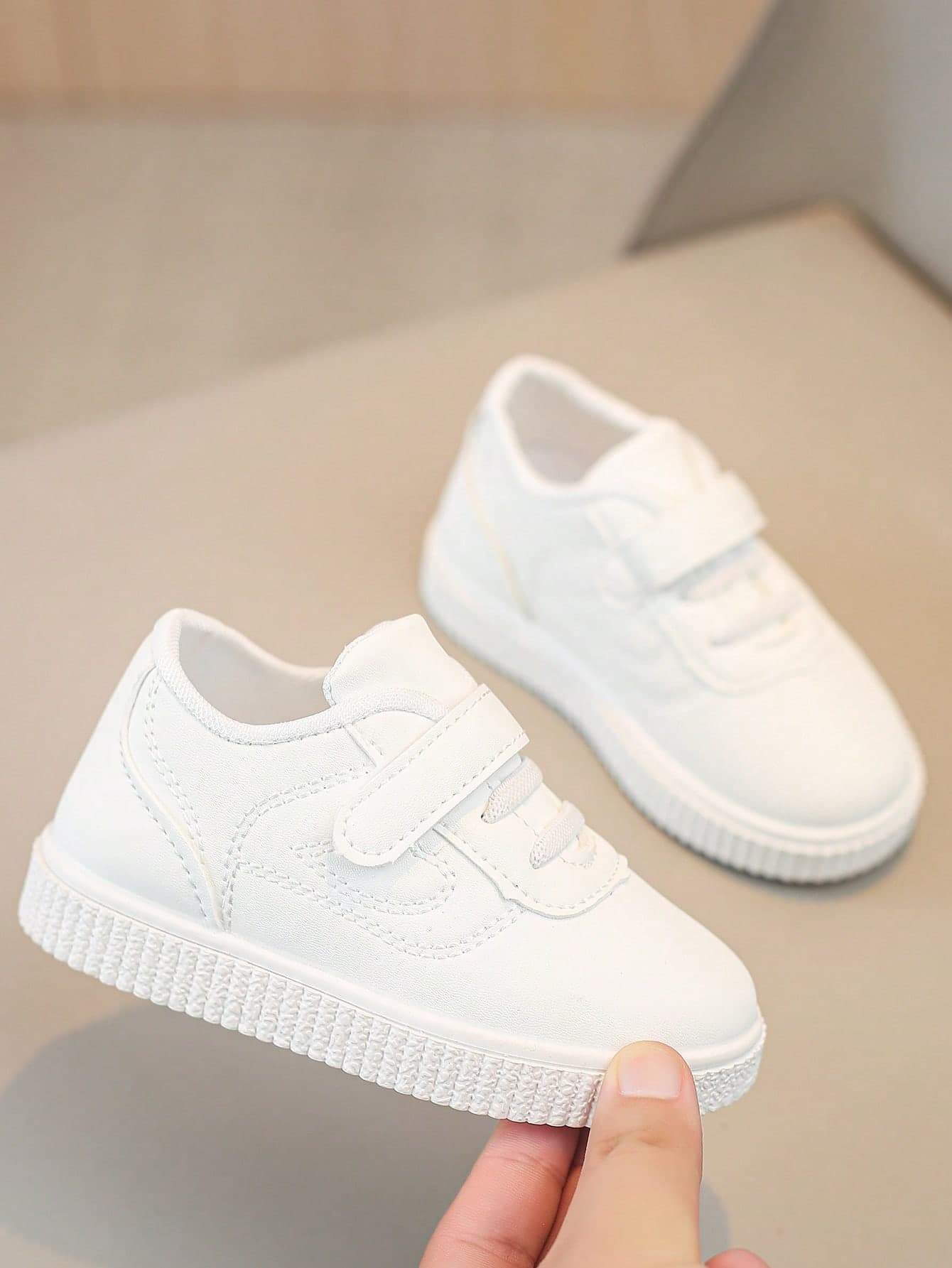 1 Pair Children's PU Leather Fashion Lightweight Comfortable Little Girls Shoes, Spring/Autumn Embroidered Small White Low-Top Sneakers, Infant Toddler Shoes, Suitable For Boys/Girls, Outdoor Sports Shoes, Casual Cute Solid Color Sneakers For Daily Wear, Outdoor Play