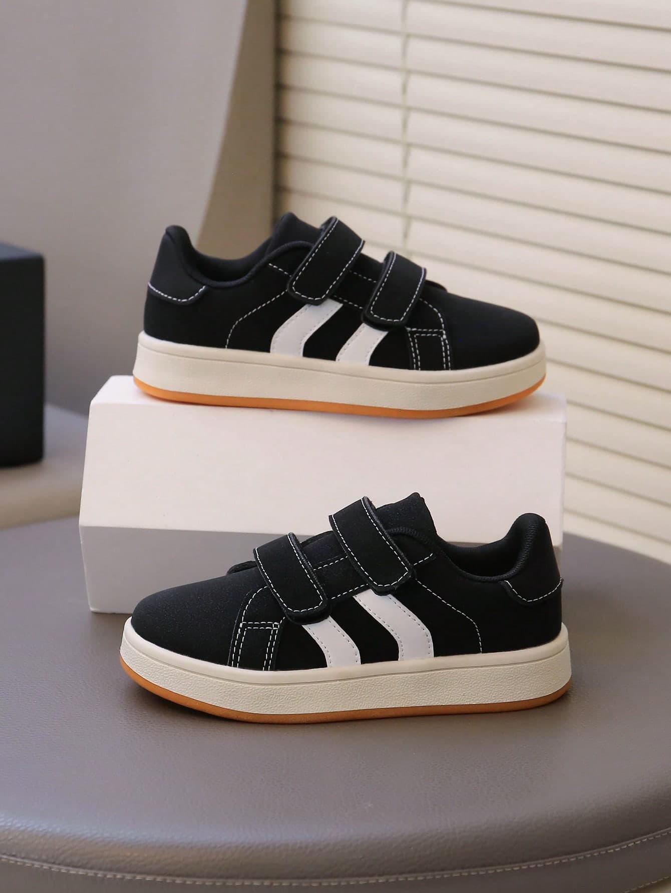 New Kids Hook And Loop Sneakers, Girls Sports Shoes, Boys Casual Shoes