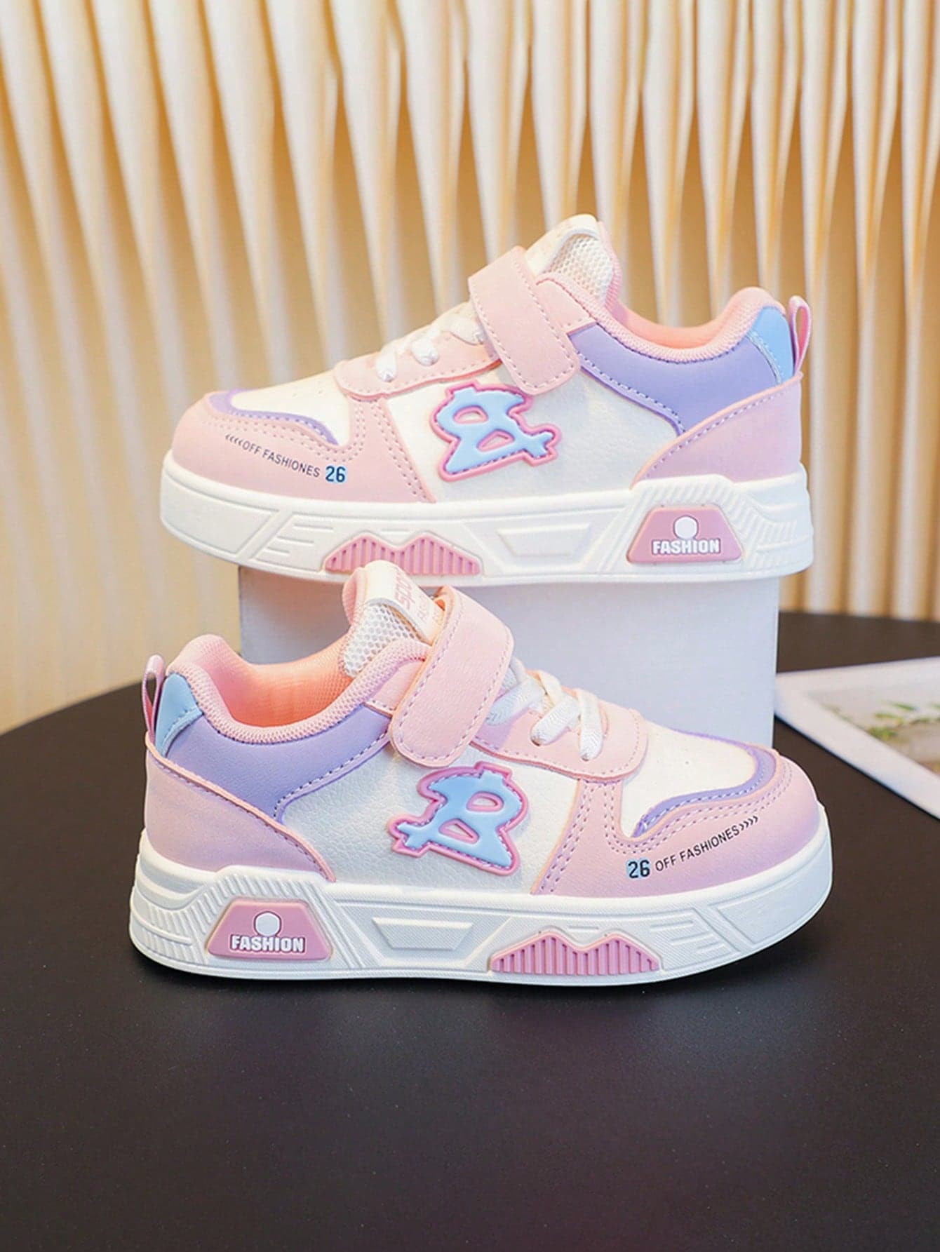 1 Pair Kids' Sports Shoes 2025 All Season Boys' Casual Sneakers New Low-Top Girls' White Shoes Soft Sole Fashion Skateboard Shoes