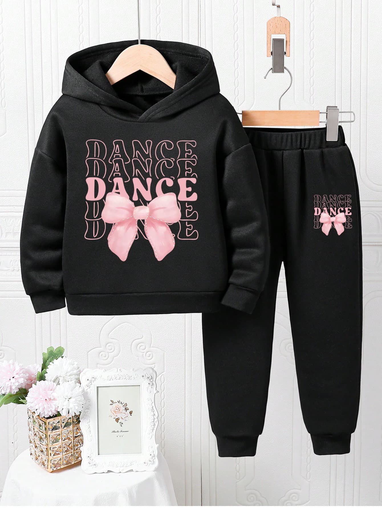 Young Girl Bow & Letter Print Hoodie Sweatshirt And Sweatpants Casual Set