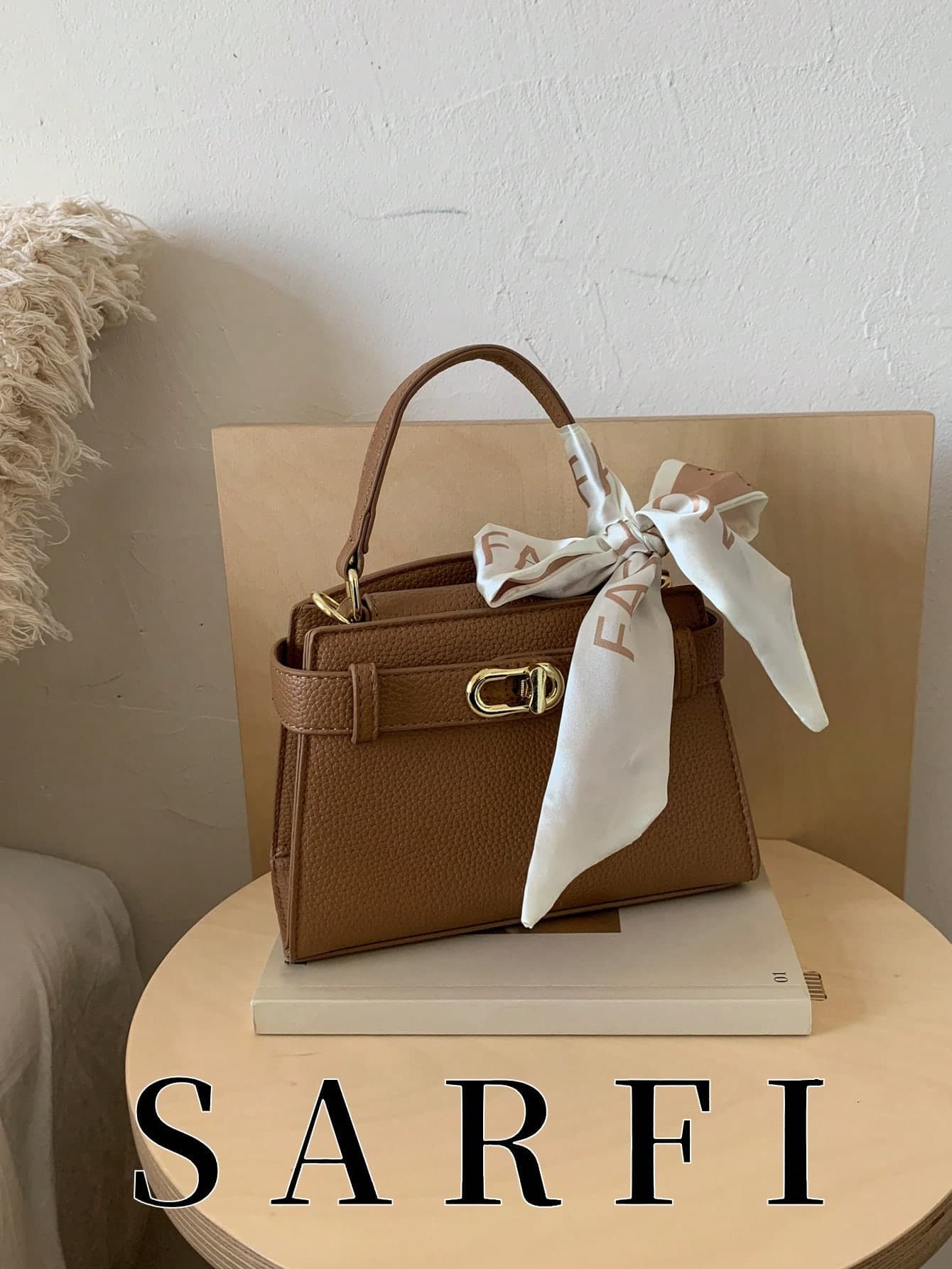 Premium Silk Scarf Decor Women's Handbag, Minimalist Letter Decor Adjustable Shoulder Strap Crossbody Bag, New Autumn Fashion Metal Decor Shoulder Commuter Bag, Magnetic Closure Multi-Function Lightweight Crossbody Bag, Suitable For College Students Daily Travel And Shopping Lightweight Tote Bag