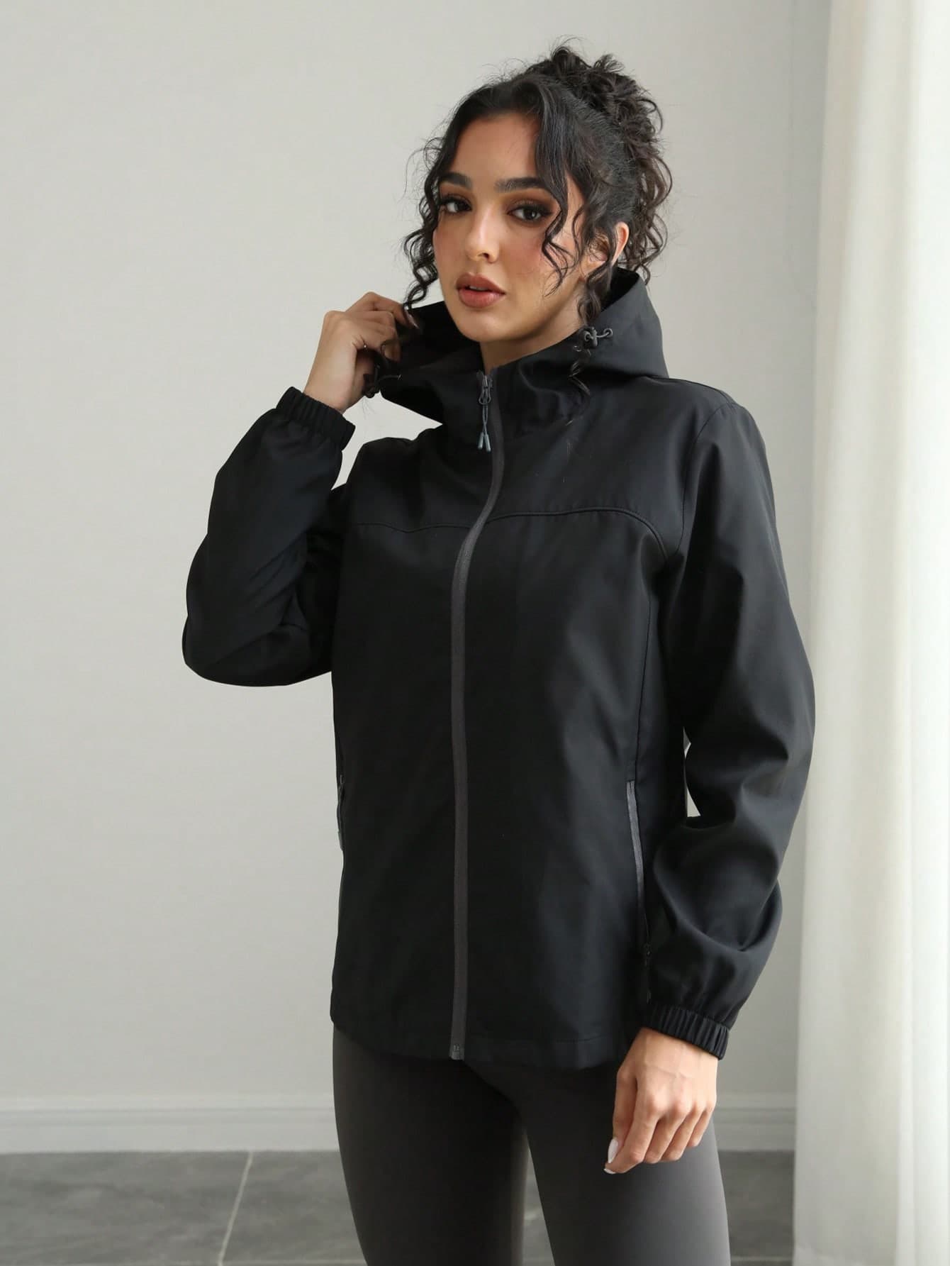 Contrast Color Windbreaker Jacket For Women, Outdoor Sports Waterproof Windproof Breathable Long Sleeve Coat For Running Cycling Hiking, Casual Sportswear Zipper Shell Jacket For Spring Autumn Winter Black