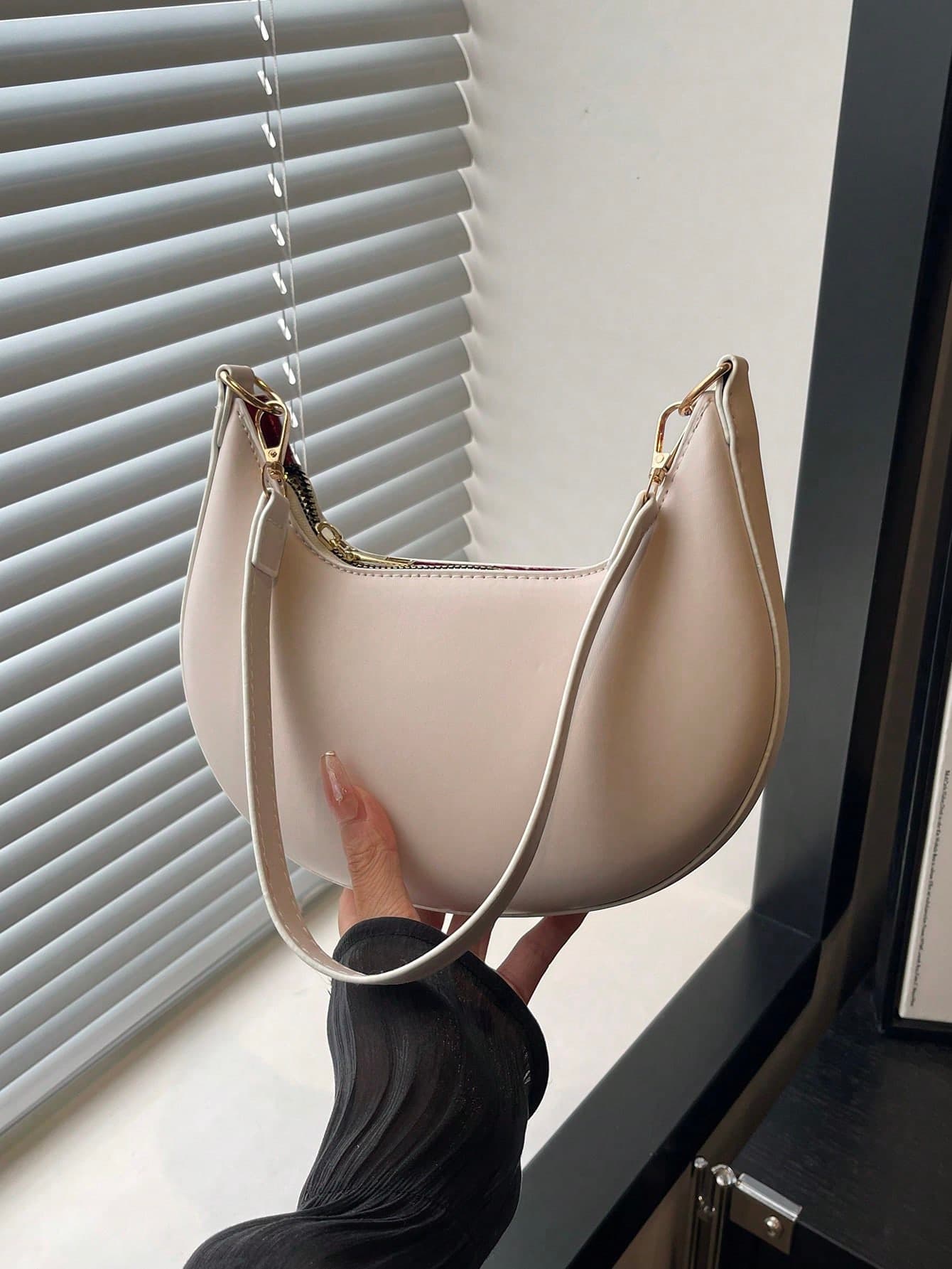 1pc PU Solid Color Zipper Crescent Underarm Bag, Fashionable Retro Shoulder Bag, Suitable For Office Ladies, Versatile Use, Cream Bag