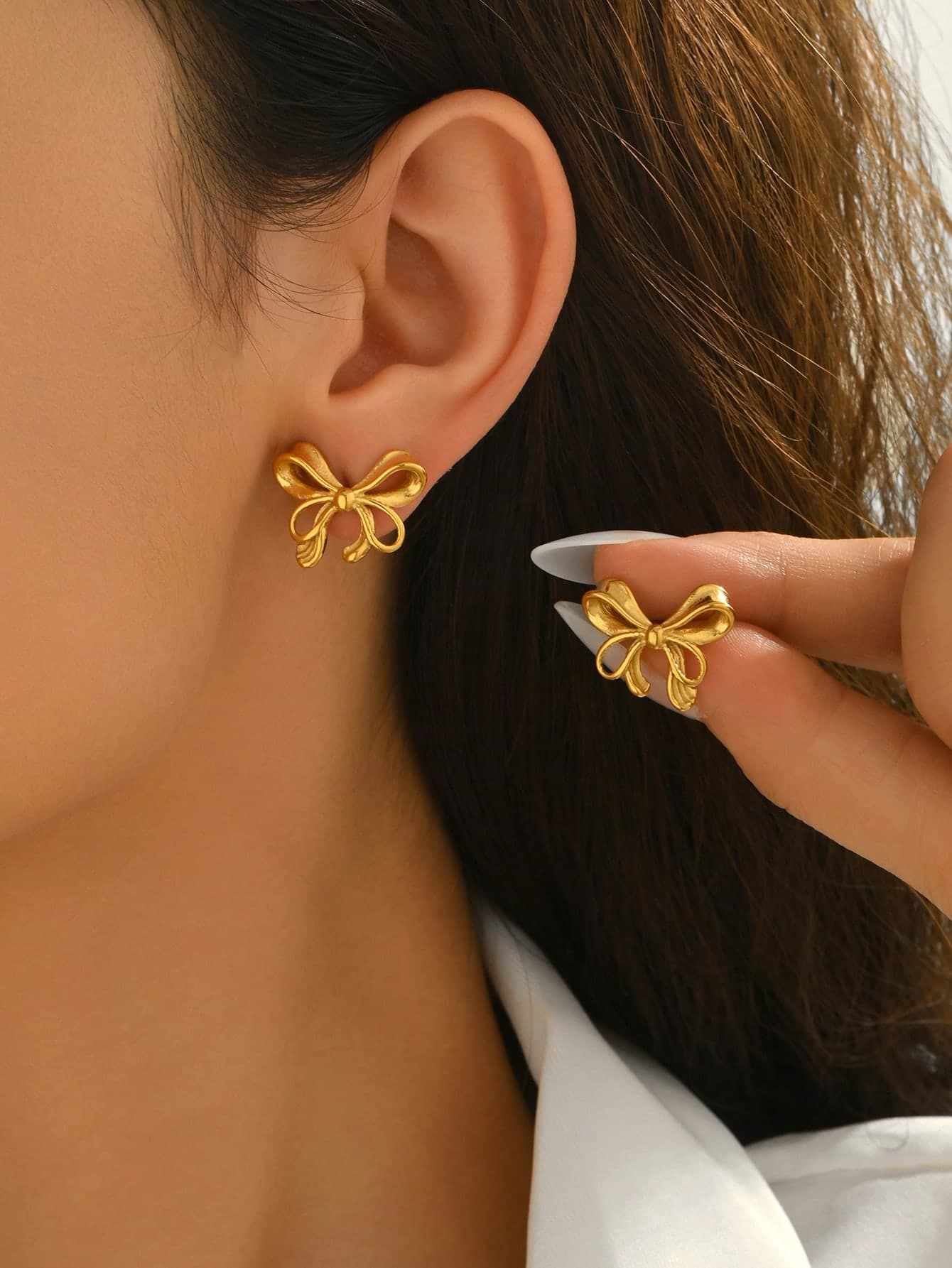 1 Pair Gold Bow Stud Earrings, Minimalist Smooth Line Design Accentuates Graceful Charm