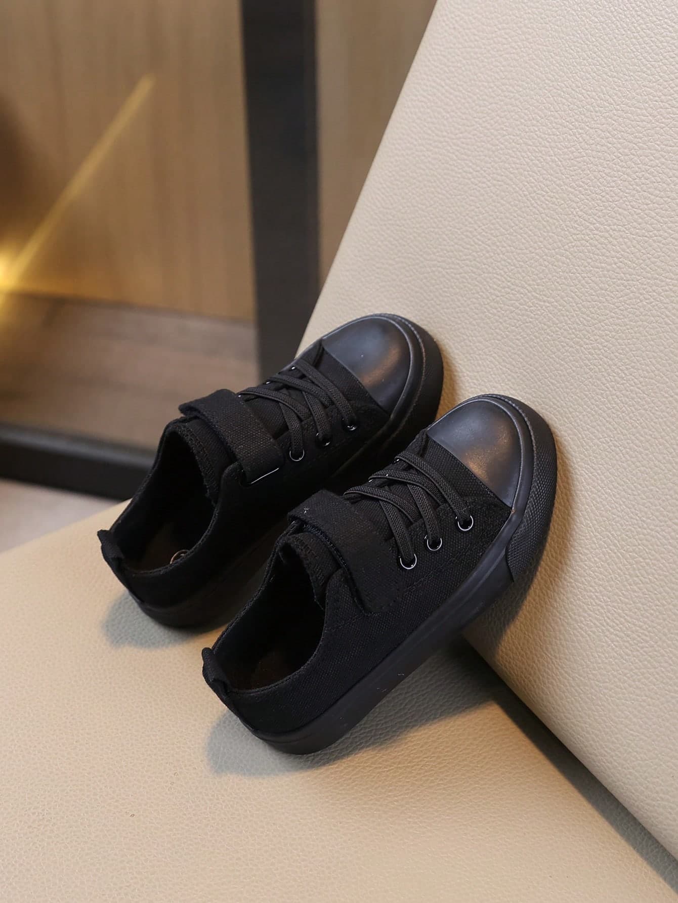 Children's Black Canvas Shoes, Flat, Non-Slip, Casual Shoes For Girls And Boys, Hook And Loop, Breathable, Suitable For 1-10 Years Old, Autumn/Winter