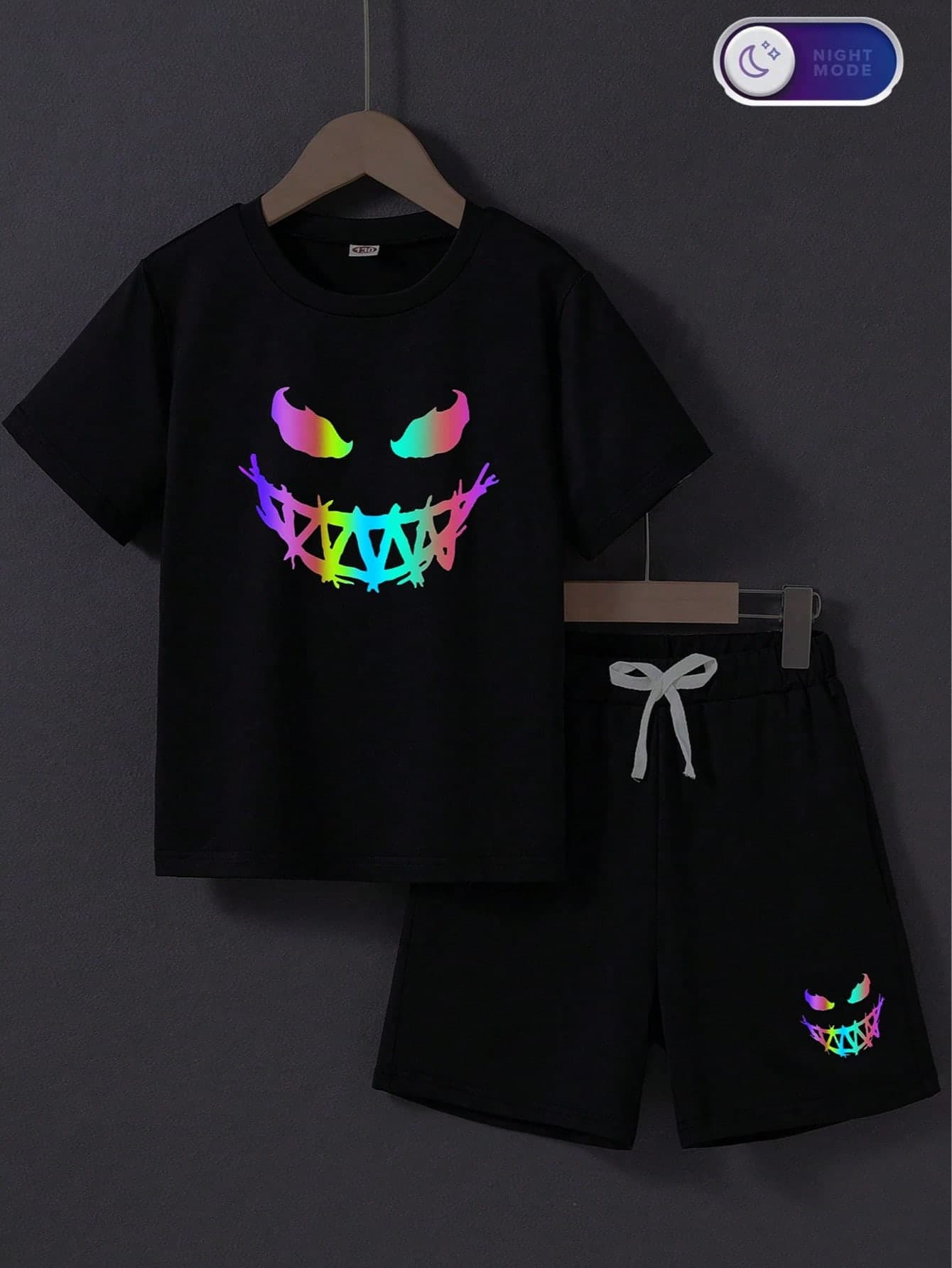 2pcs/Set Tween Boys Glow-In-The-Dark Abstract Face Print Casual Sports Short Sleeve T-Shirt And Matching Shorts Set, Spring/Summer