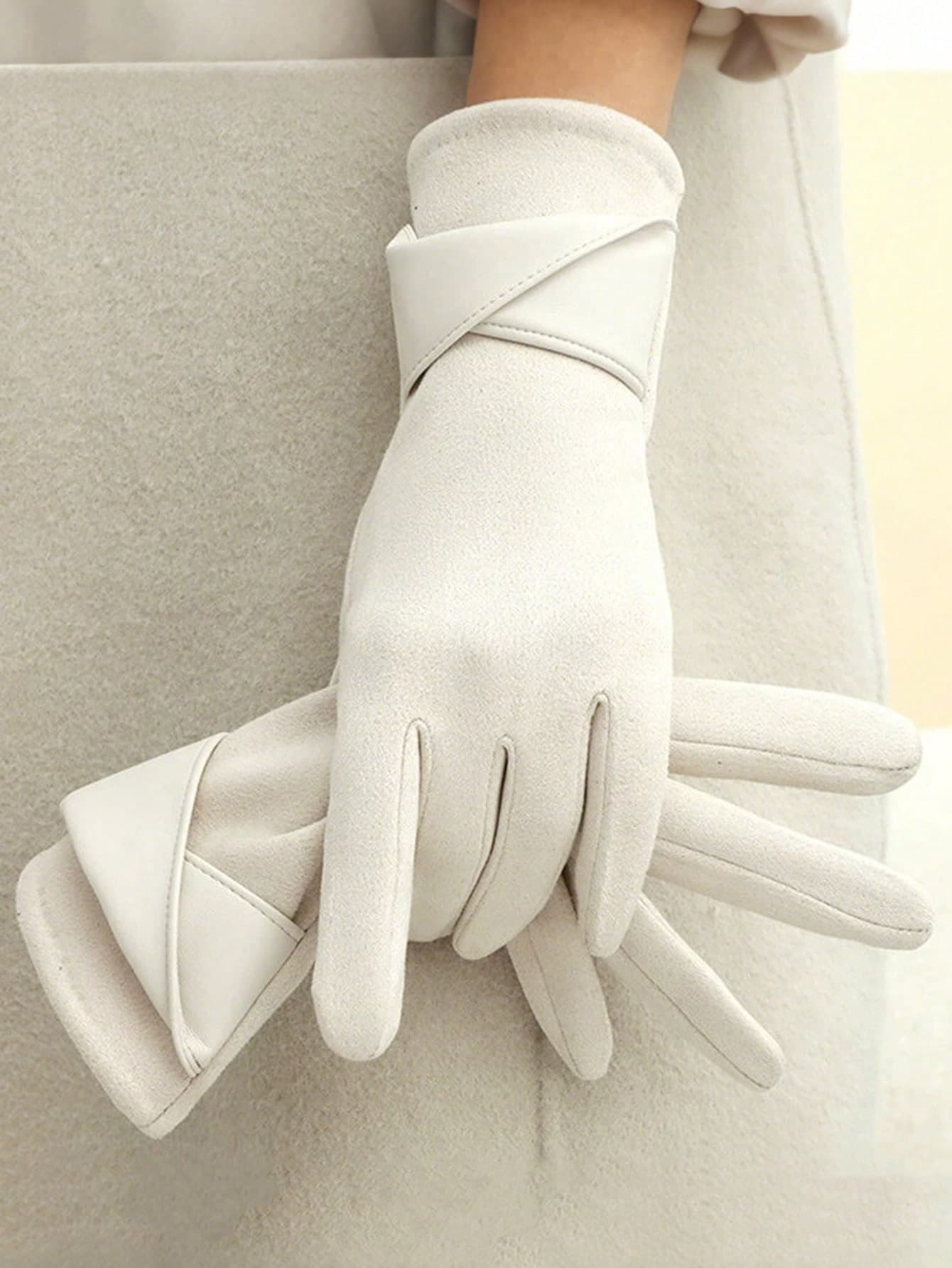 Thermal Gloves, Suitable For Winter Use. Elegant Bowknot Accessory For Women's Touchscreen Gloves. Gloves For Cycling And Driving. Fashionably Simple Style With Fleece Insulation For Cold Protection Touchscreen Gloves.