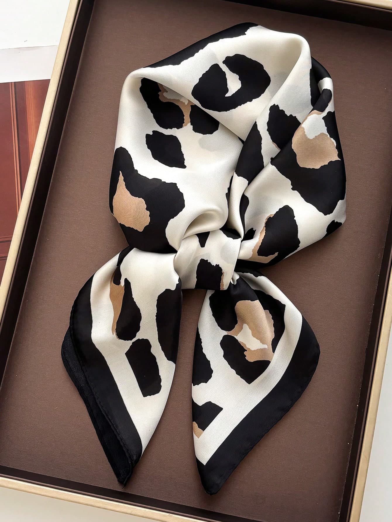 1pc Luxury Brand Leopard Print Scarf, Women's Faux Silk Neckerchief, Casual Versatile Decorative Small Scarf