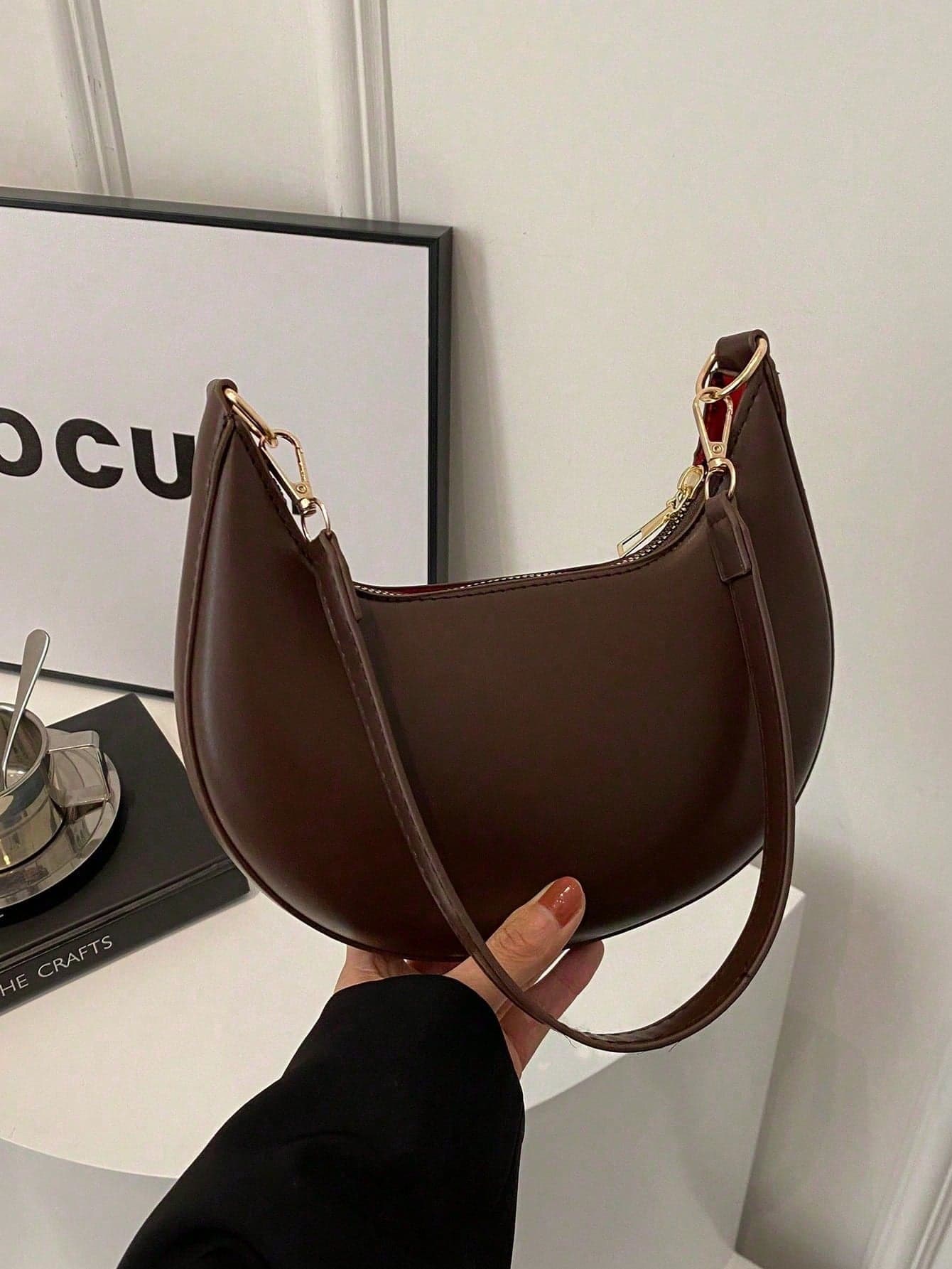 1pc Coffee Color Crescent Shaped PU Leather Shoulder Bag, Fashionable Minimalist Solid Color Women's Underarm Bag, Autumn/Winter Style, Minimalist Solid Color Shoulder Bag, Coffee Color Crescent Shaped Women's Shoulder Bag, Christmas, New Year Gift, Holiday Gift