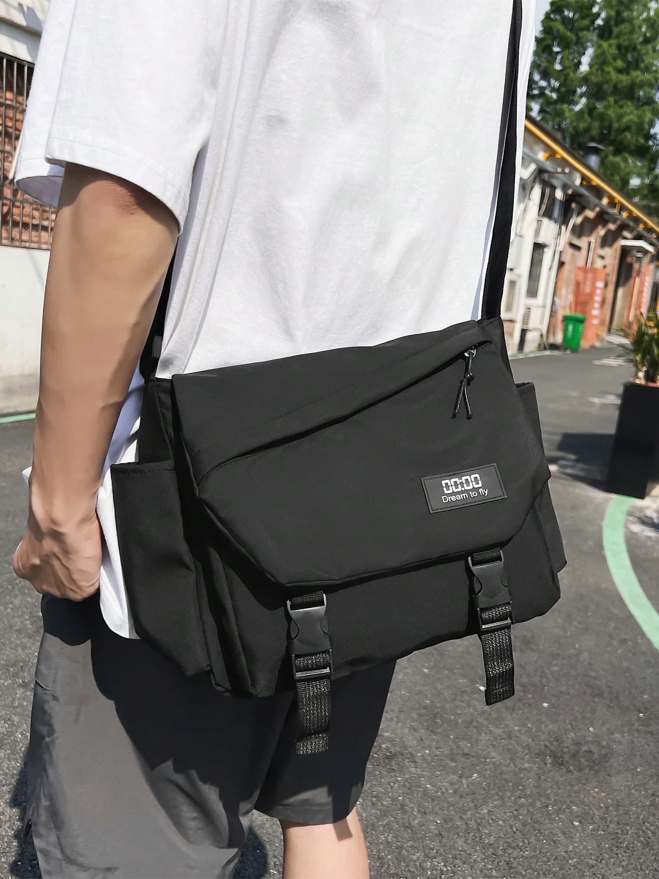 1pc Multi-Functional Sling Chest Bag - Nylon Multi-Functional Chest Bag Shoulder Bag With Charging Port And Multiple Compartments, Contrast Color Nylon Large Capacity Shoulder Bag/Chest Bag, Autumn Teacher Waist Pack/Hip Pack/Waist Pack/Chest Pack, Travel Gift, Christmas Scream Men's Bag, Belt Bag, Travel Bag, Sling Bag, Holiday Thanksgiving Side Bag, Camping, Tote Bags For University, Pouch For Phones