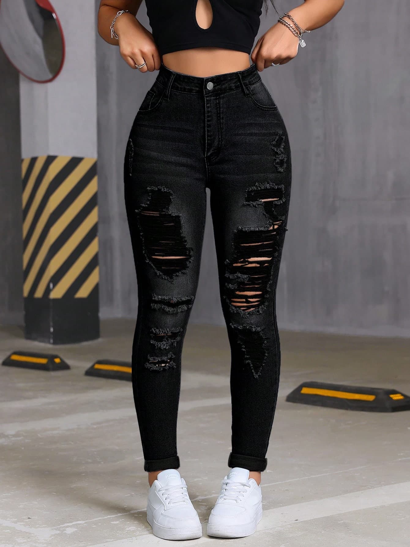High-Waist Slim Fit Distressed Jeans With Pockets And Zipper, Light Wash Cotton Casual