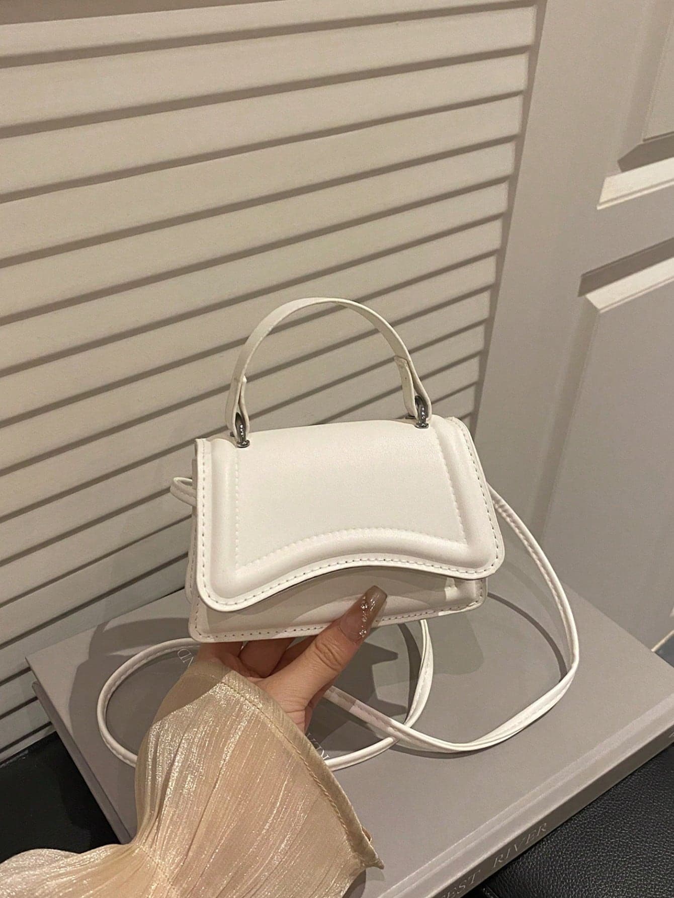 Mini Women's Handbag, Lightweight Portable Mini Tote Bag, New Summer 2025 Trending Flap Solid Color Small Bag, Shoulder Crossbody Bag, Cream Bag