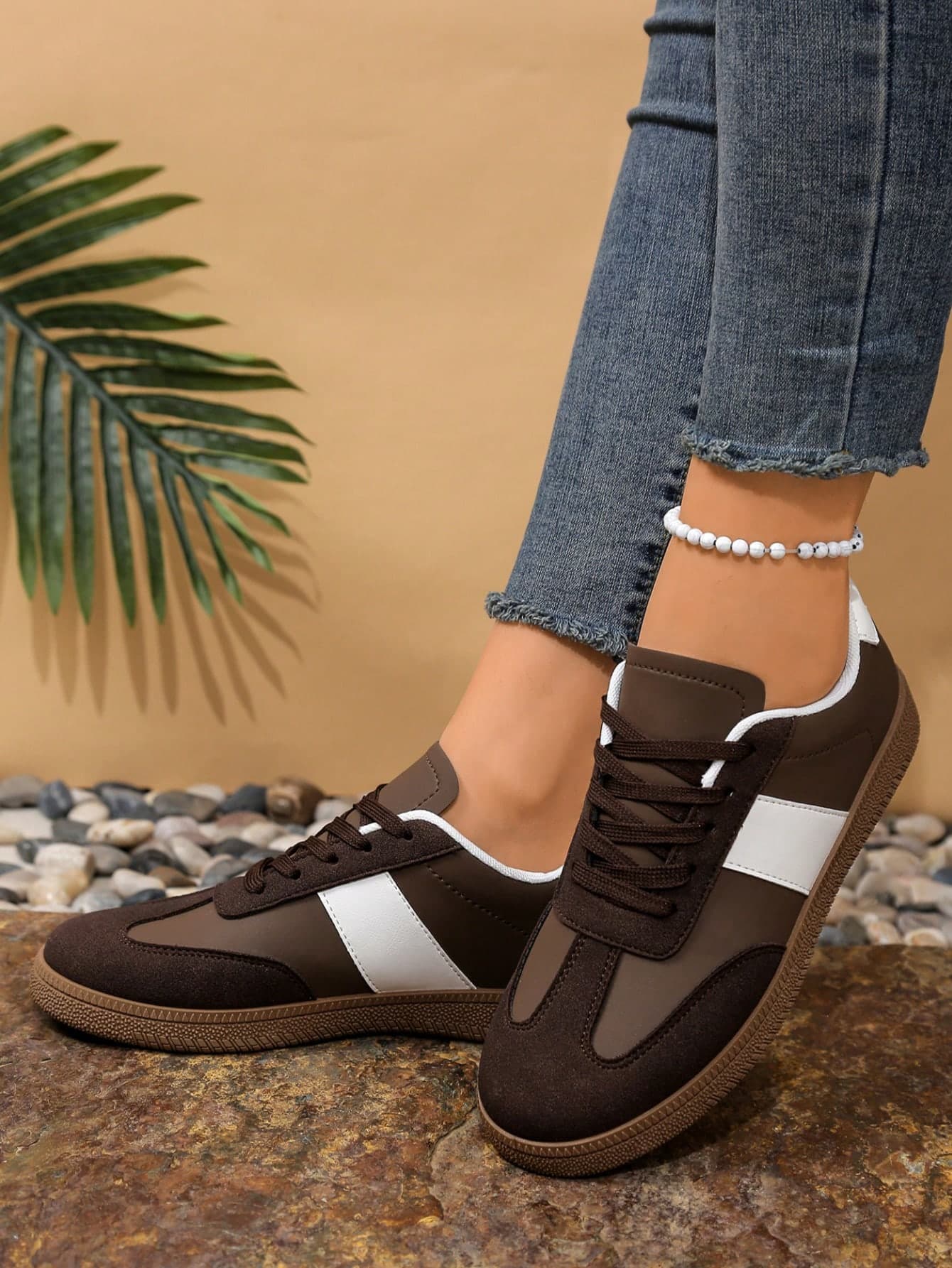 2026 New Women Flat Casual Sneakers, Round Toe Lace-Up Outdoor Versatile Lightweight Trainers, Spring/Autumn, Easy To Clean, Comfortable, Casual Low-Top Contrast Color Sports Shoes, Retro Style Flat Shoes, Fashionable All Season