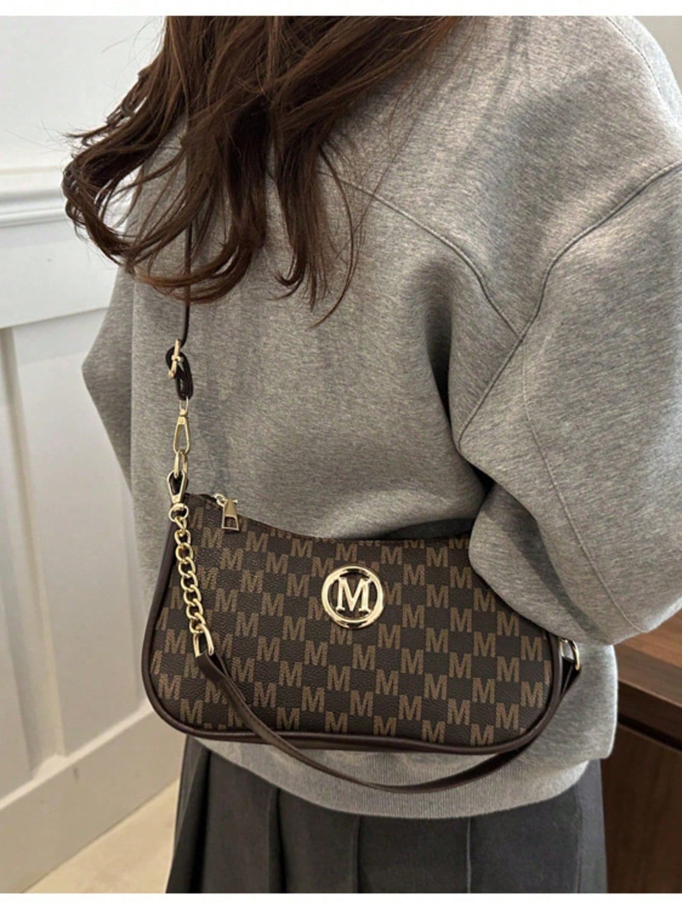 2025 Summer New Women's Chain Underarm Bag, Fashionable Personalized Shoulder Diagonal Crescent Bag