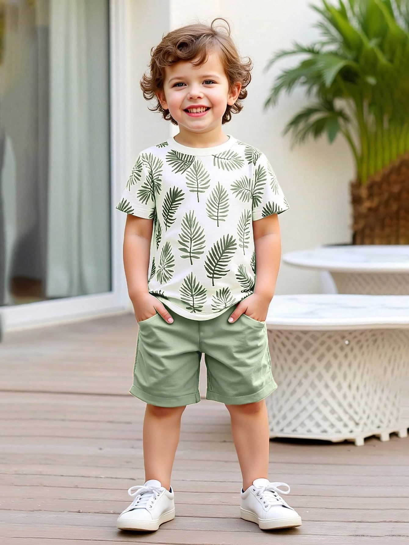 Toddler Boys' Leaf Print Short Sleeve Outfit, Comfortable & Fashionable Top And Khaki Shorts, Suitable For Playground, Park And Daily Wear