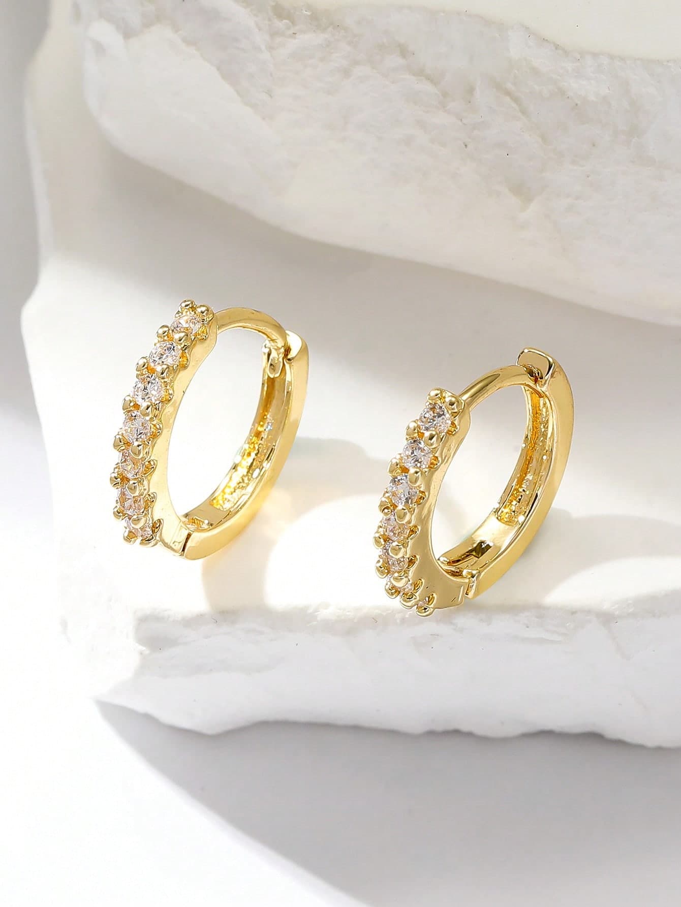 1 Pair Zirconia Copper Mini Hoop Earrings For Women, Metallic Texture With Elegant Vibe, Minimalist Design Suitable For Daily Wear