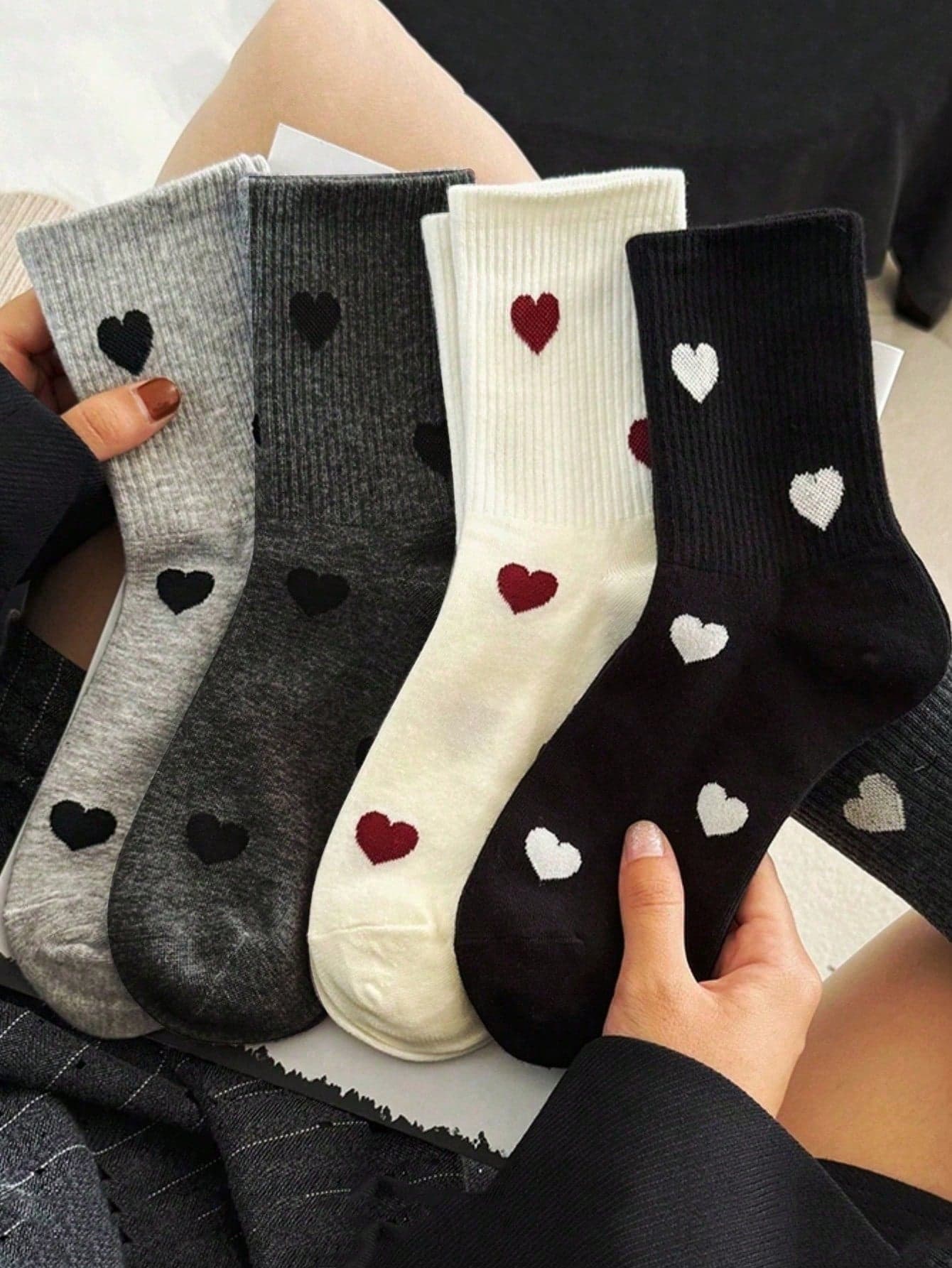 5 Pairs Grey Heart Pattern Mid-Calf Socks, Retro Style For Women, Suitable For All Seasons