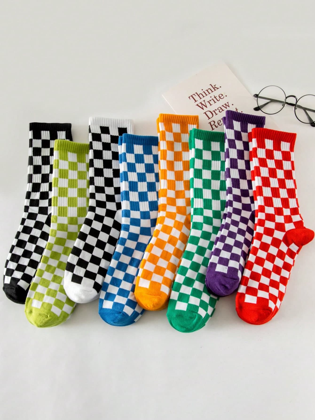 Random 2/3/5 Pairs Black & White Women's Crew Socks, Personalized Fun Checkerboard Jacquard Mid-Calf Socks, All-Season Versatile Couple Socks, Y2K Outdoor INS Party Gathering Gift, Goth Back To School Tights, Soft Comfortable Breathable School, Delightful