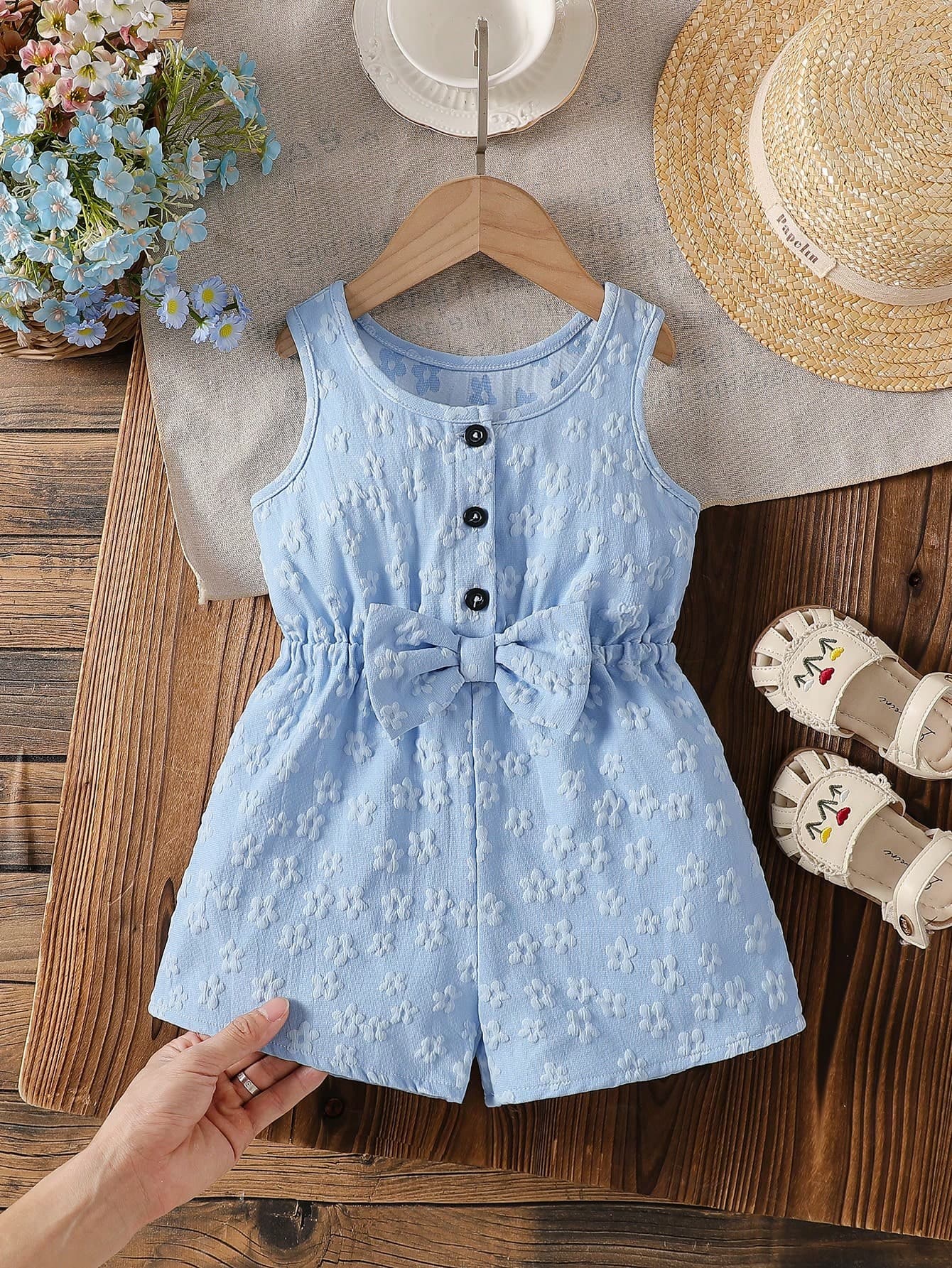Baby Girls' Cute Solid Color Round Neck Sleeveless Bow Decor Button Design Half-Placket Romper, Suitable For Home, Daily Wear And Outings, Spring/Summer