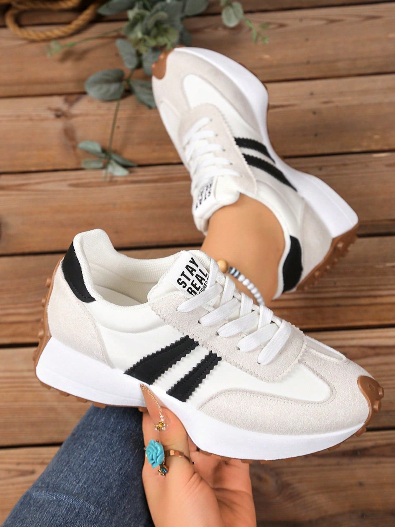 Retro Thick Sole Sports Shoes, Thickened Upper, Suitable For Running, Women's Footwear