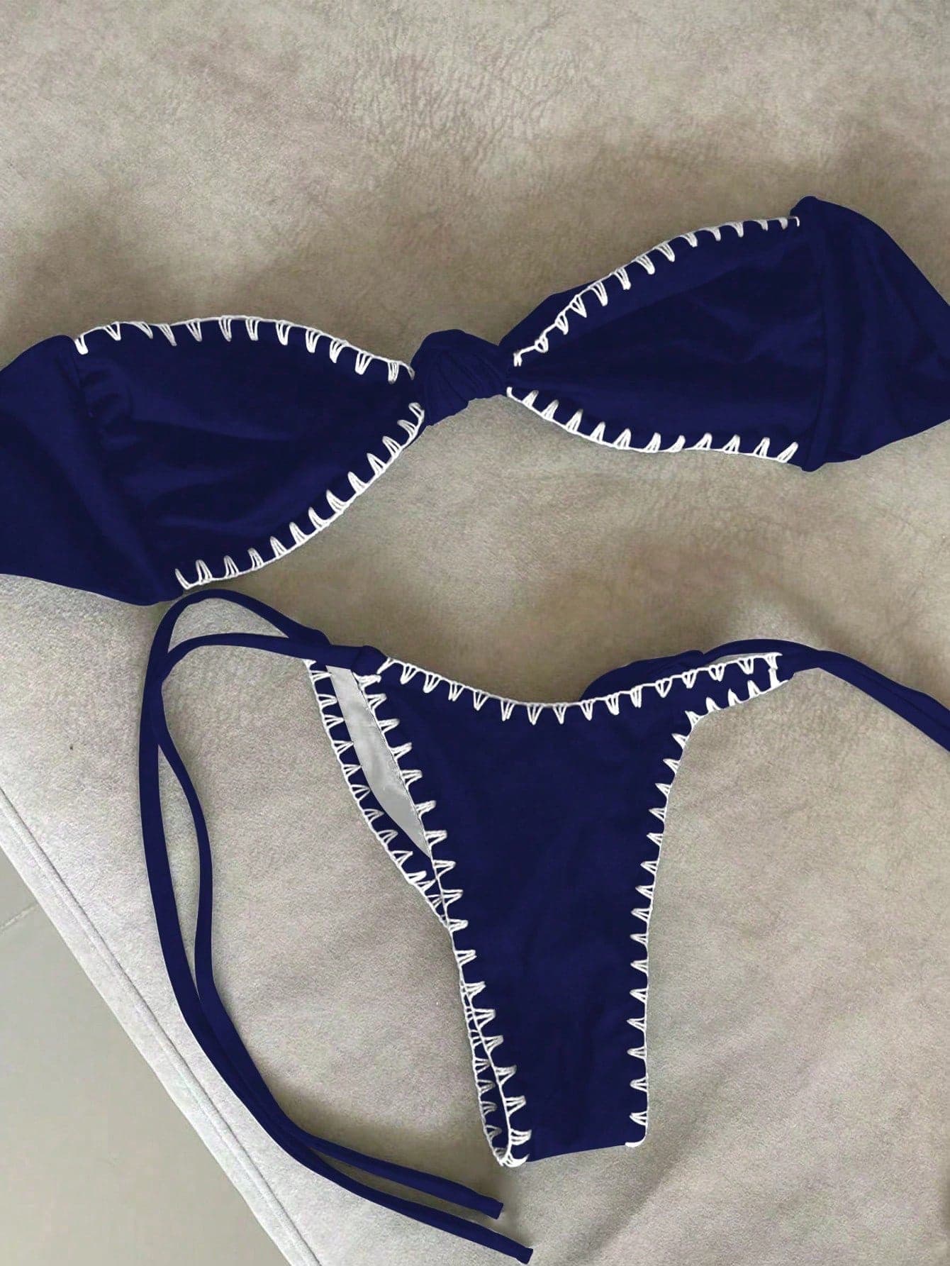 Women's Elegant Fashion Blue & White Contrast Stitching Lace Trim Sexy Halter Casual Bikini Set, Suitable For Beach, Party, Gathering Vacation Summer