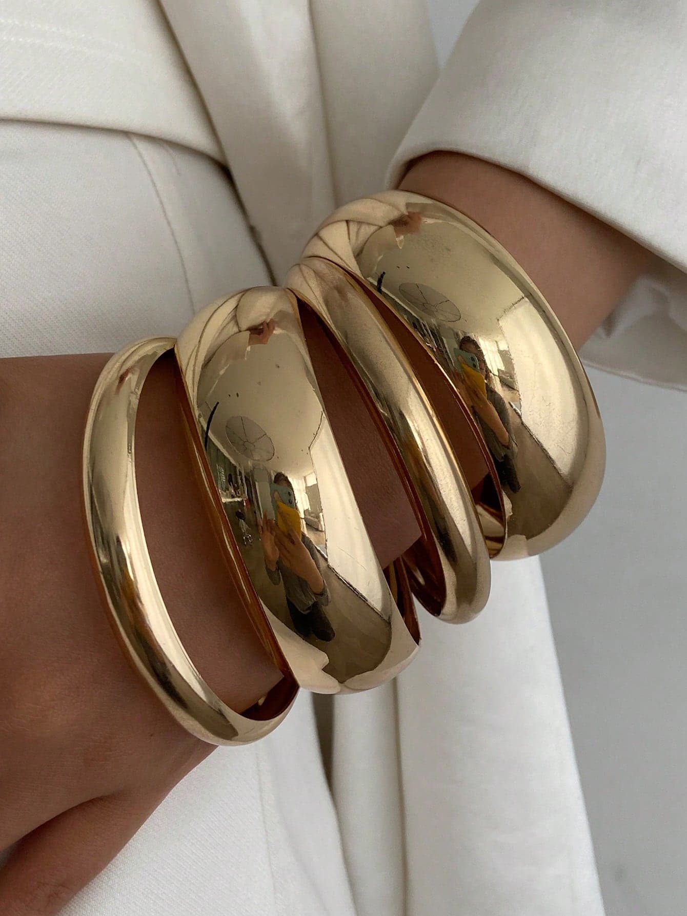4pcs Vintage Minimalist Punk Style Bangle Bracelets, Suitable For Women, Eternal Beauty Jewelry Gift Set, Daily Wear. Note: The Metal Surface May Have Slight Scratches.