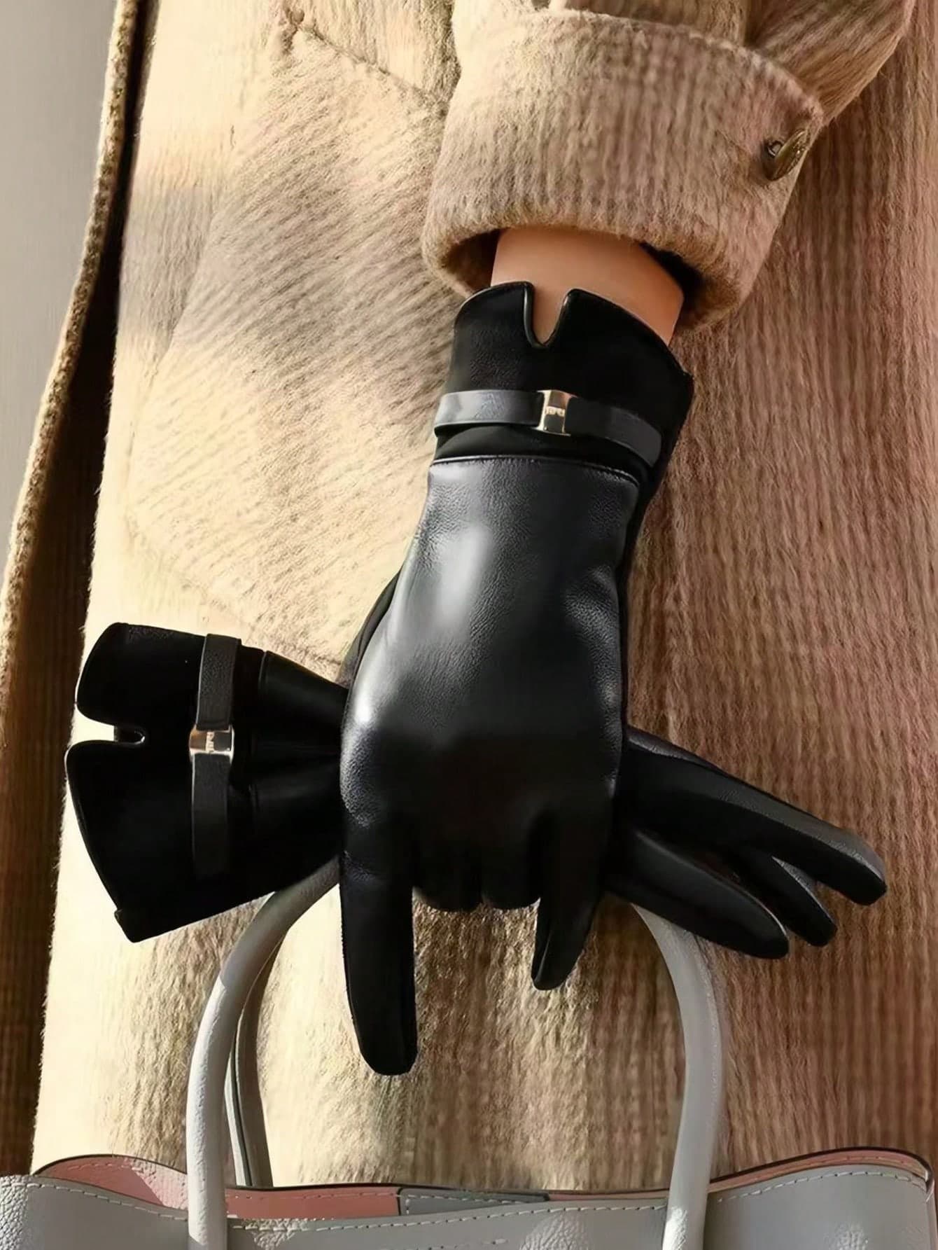 1 Pair Women's Elegant Solid Color PU Rivet Inlaid Casual Street Gloves, Suitable For Mature Women Outdoor Sports, Autumn/Winter, Halloween