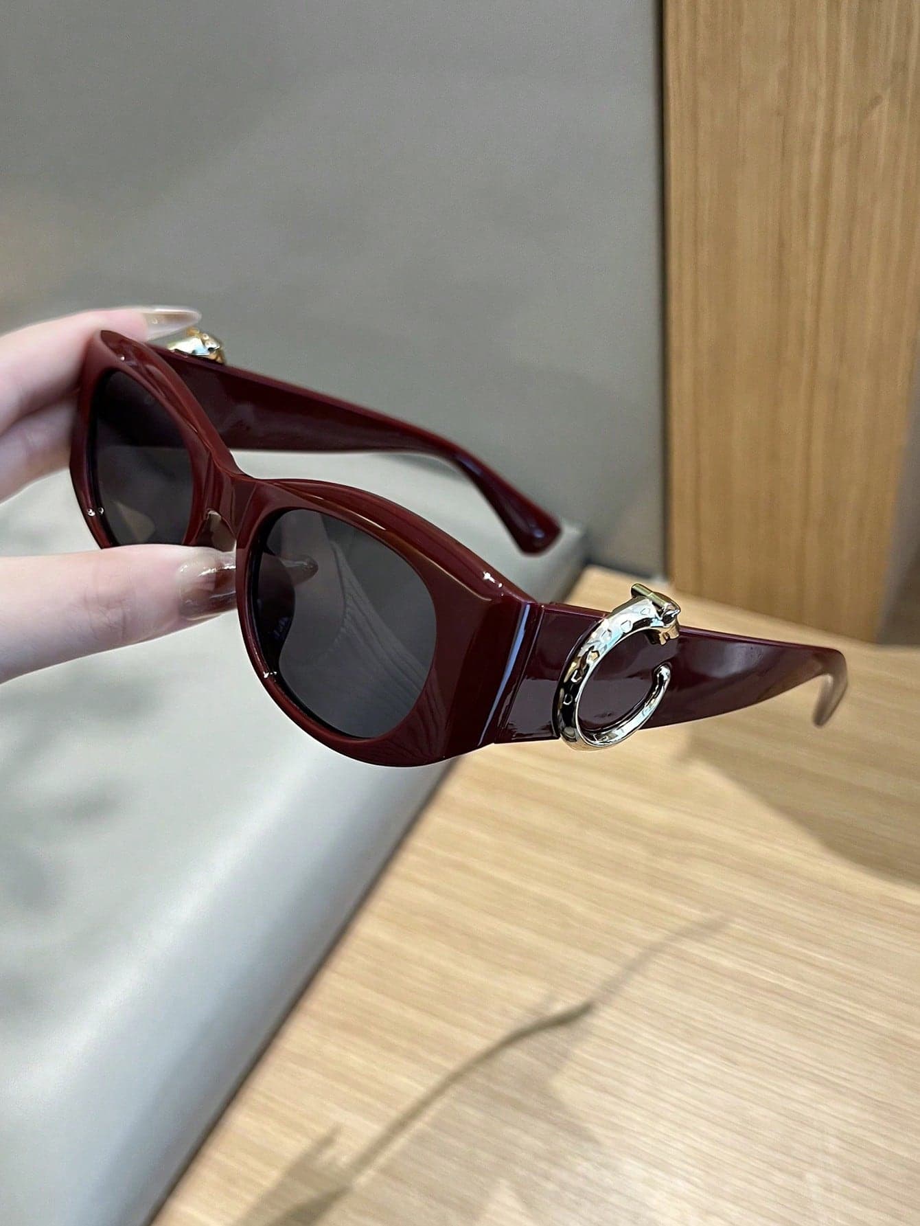 1pc Women's Casual Retro Red Fashion Glasses, Suitable For Daily Outings, Summer Beach, Decoration, Street Style