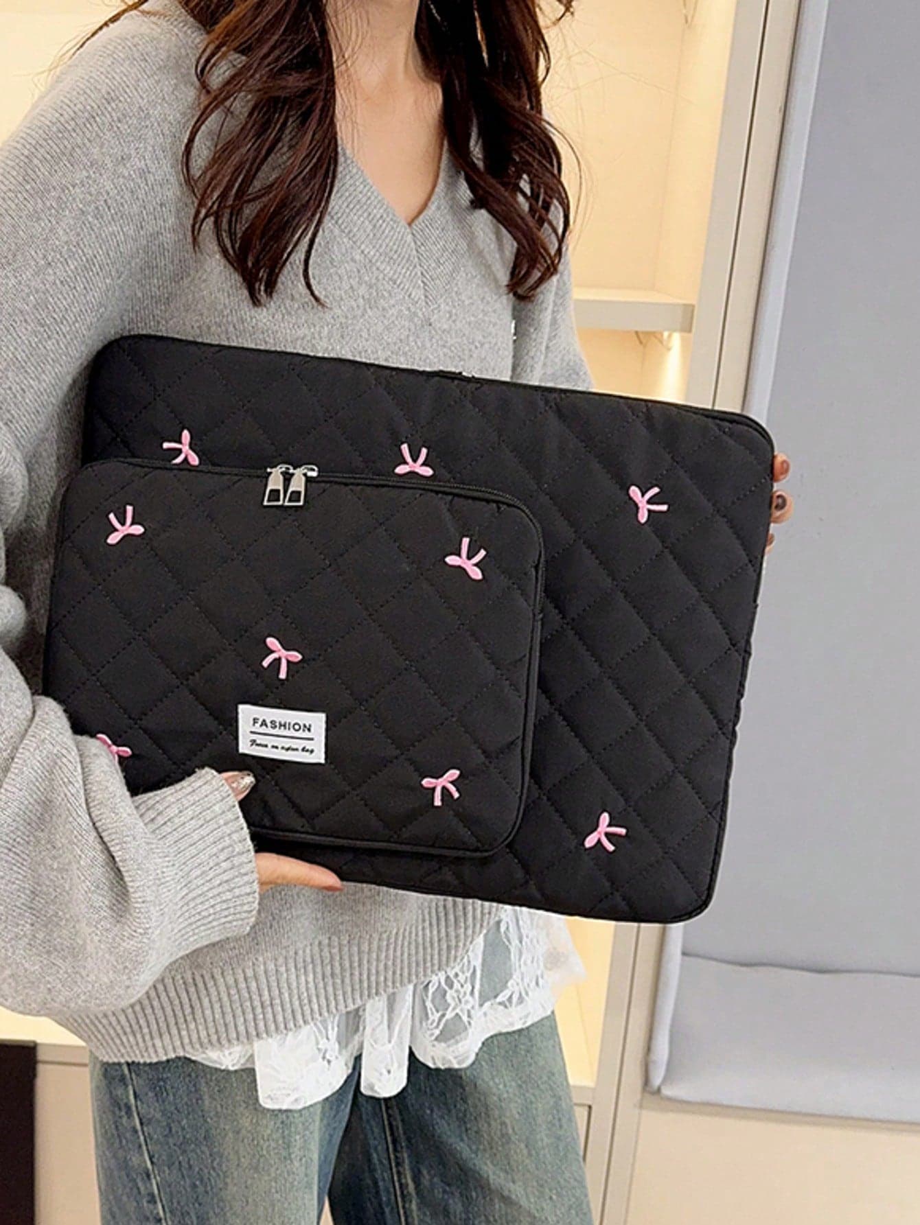 1pc Cute Bow Embroidery Student Laptop Sleeve 11/13/15 Inch Computer Bag Protective Case Document Folder Laptop Inner Sleeve Laptop Tote Bag 11/13/15 Inch Portable Compatible With Macbook Girls Teens College Students Tablet Tote Bag Protective Case 9-15 Inch Compatible With IPad Air 4/5 Pro 11 Mini 5/6 Shockproof Bag
