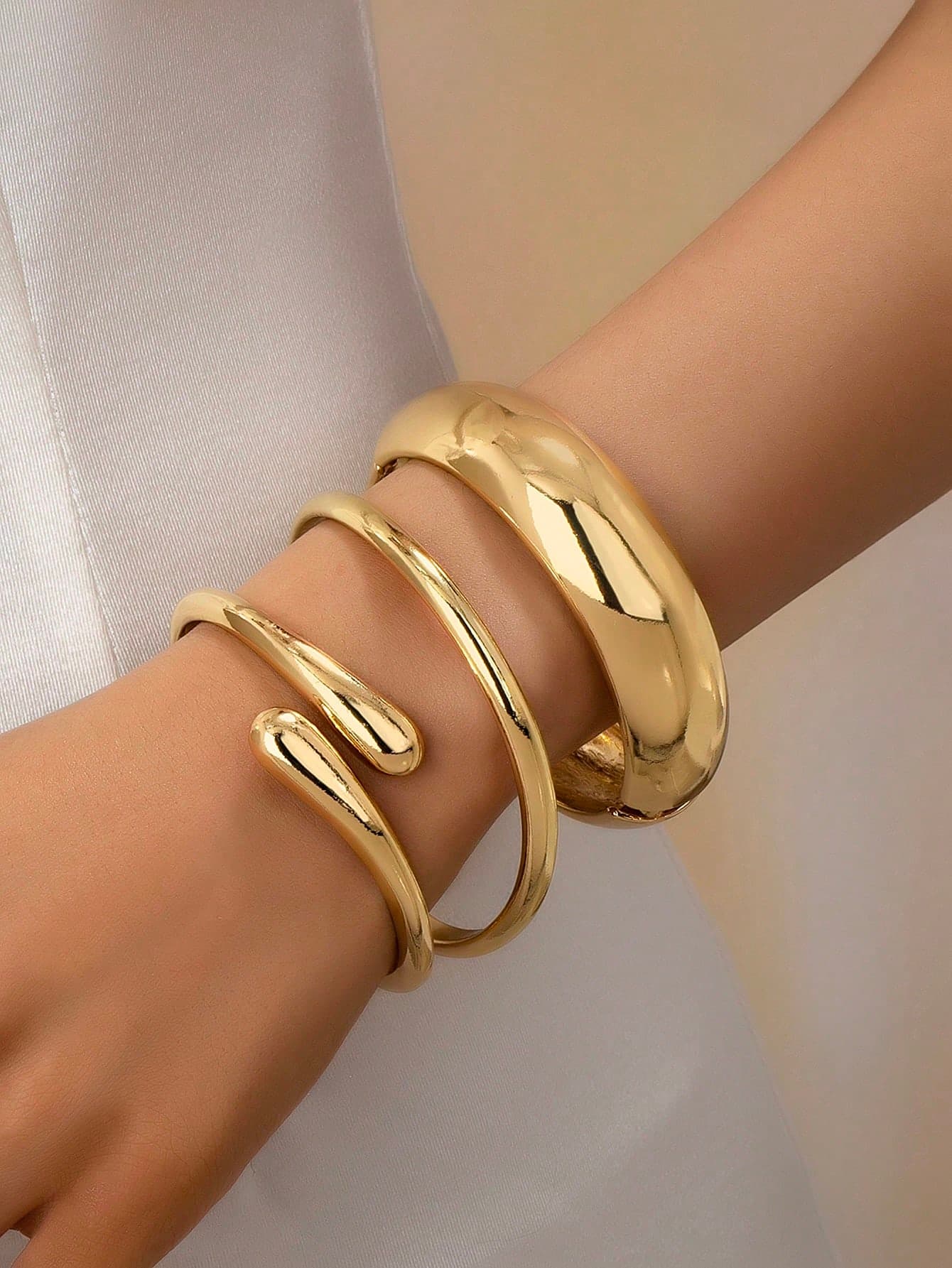 3pcs/1set Minimalist Geometric Asymmetrical Teardrop Thick Textured Gold-Tone Bangle