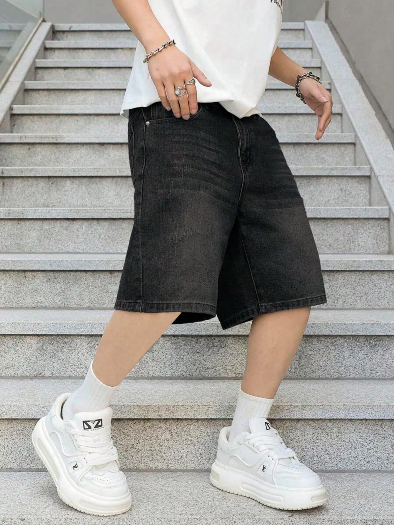 European & American Teenage Boys' Black Casual Fashion Denim Shorts