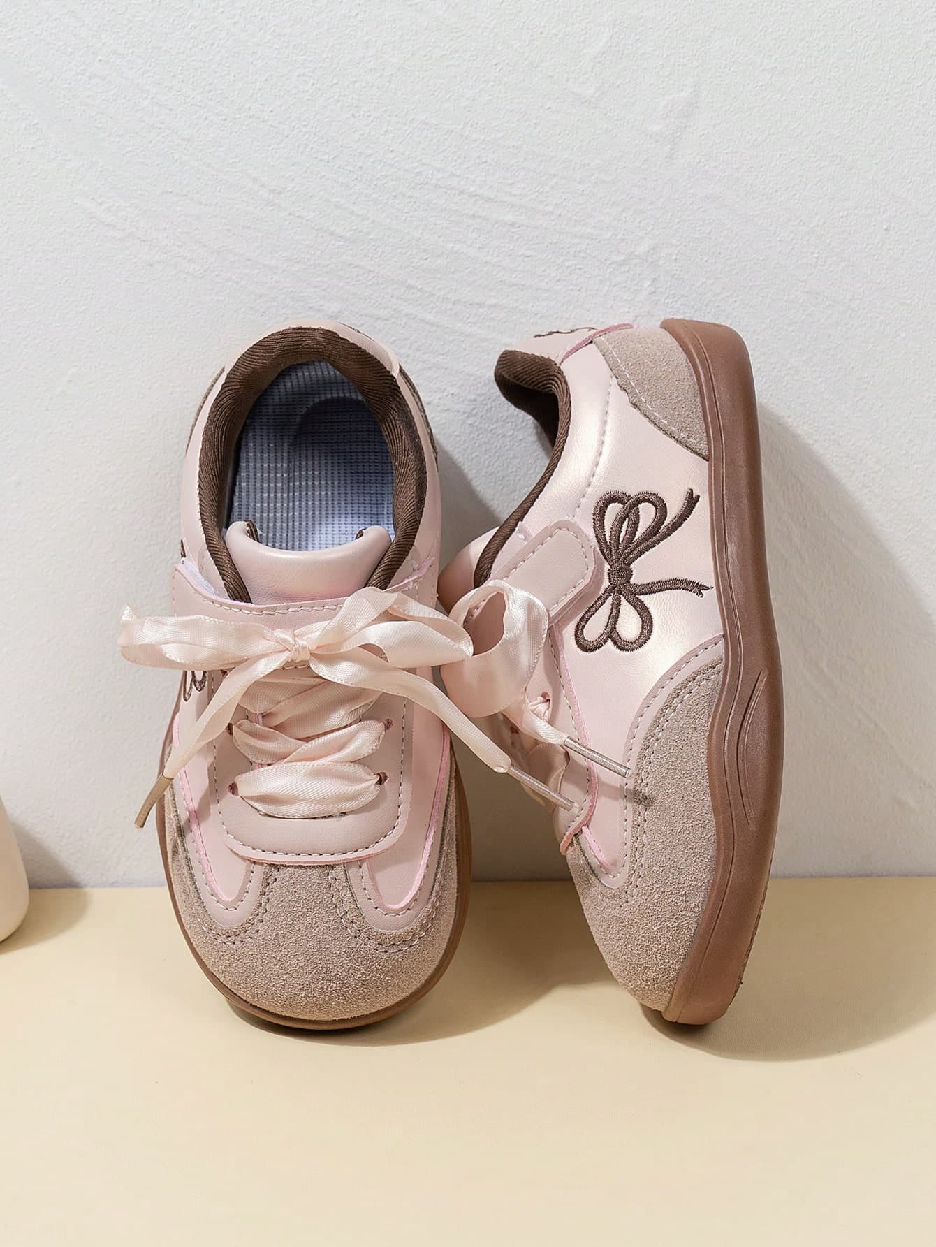 1 Pair Unisex Casual Hook And Loop Sneakers, Comfortable Non-Slip Flat Versatile Sports Shoes For Kids, Students, Suitable For All Seasons (Size Runs Small, Please Order One Size Up)