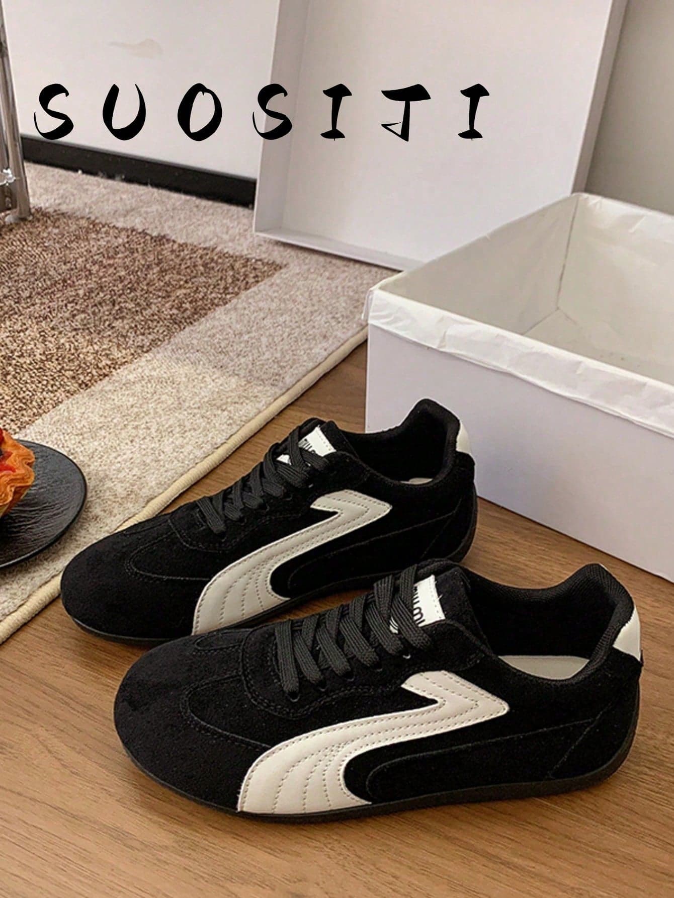 Women's Comfortable Lightweight Black Flat Non-Slip Outdoor Sports Casual Student Running Sneakers