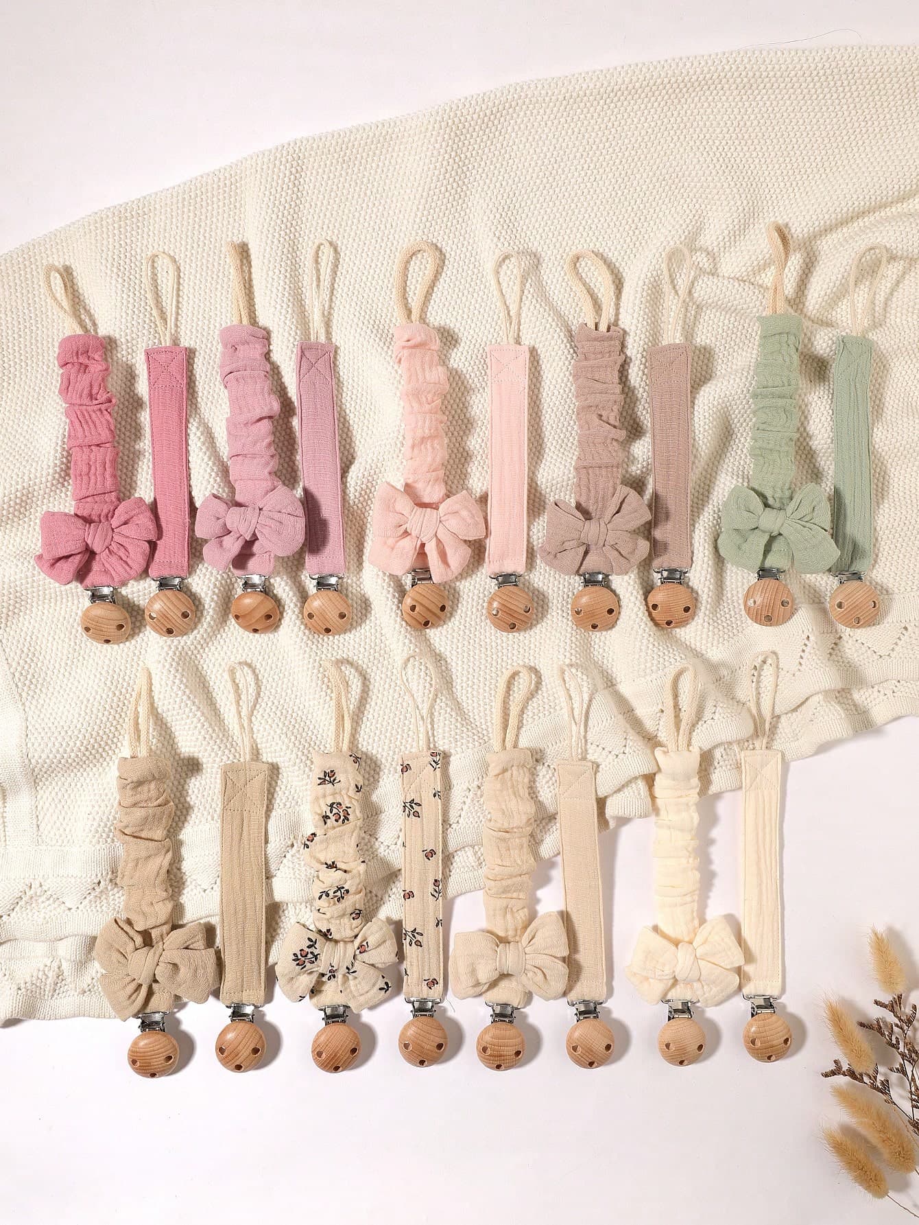 2pcs Baby Pacifier Chain, Fashionable Printed Pacifier Clip And Wooden 3-Hole Pacifier Clip, Suitable For Baby Boys And Girls, Daily Use And Gift
