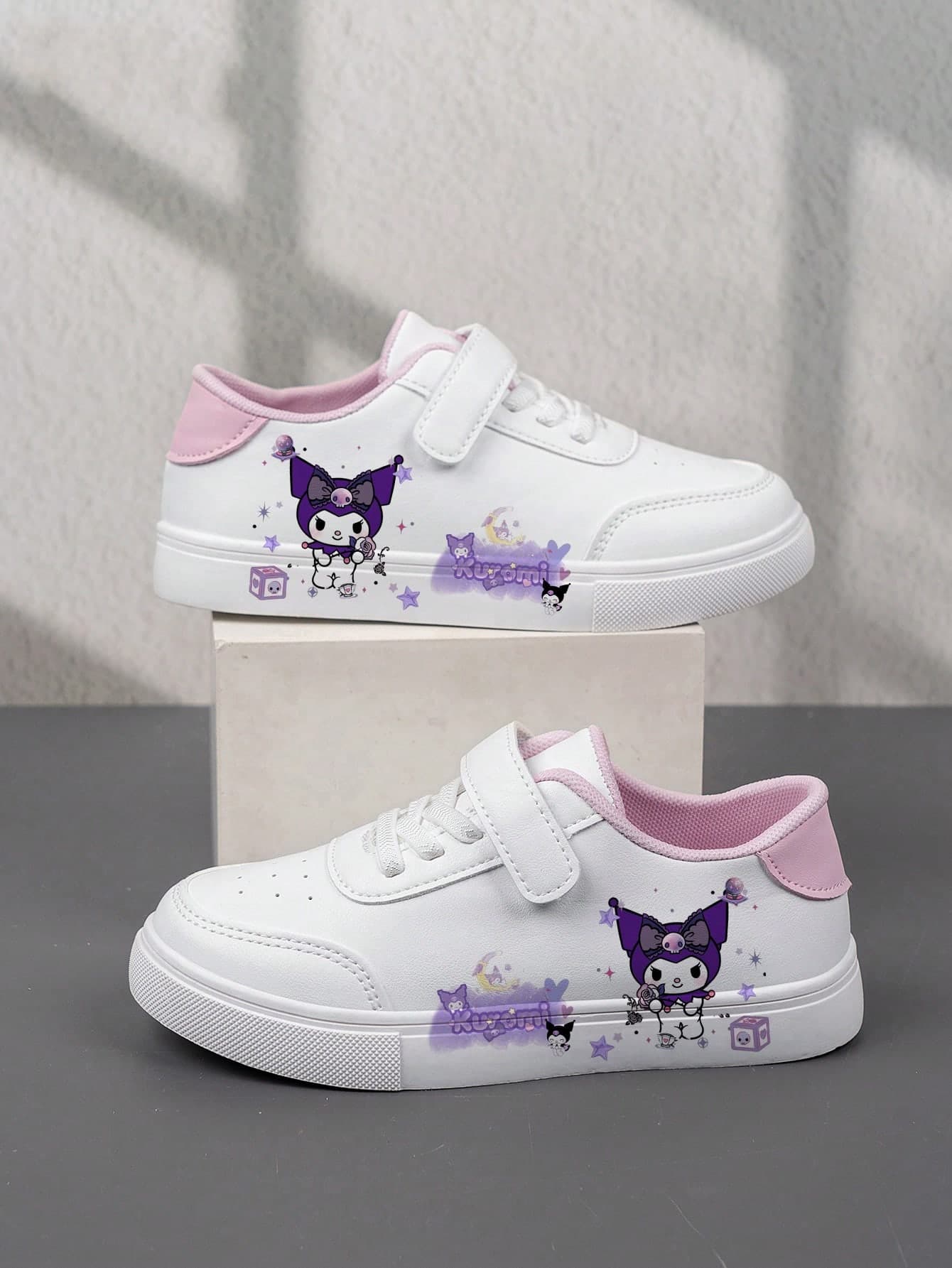 SANRIO 1 Pair Fashionable & Affordable Shoes, Casual Sports Children's Shoes, Durable Basketball Shoes, Suitable For Daily Wear And Outdoor Activities, Christmas Gift, Light-Up Shoes, Outdoor Play Shoes, Fun Design Shoes, Cartoon Print Shoes, Breathable Fabric Shoes, Flexible Sole Shoes, Kids Sports Shoes, Athletic Shoes, Holiday Gift, 2D Flat