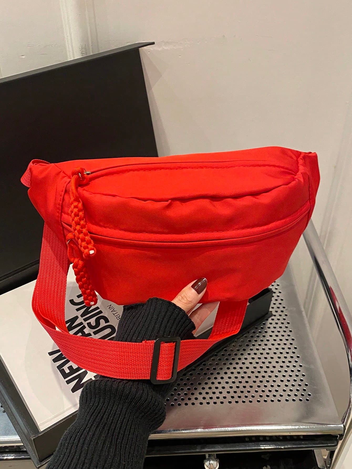 Nylon Material High Capacity Chest Bag Waist Bag Unisex Suitable For Daily Sports Running Travel Leisure Use Minimalist Fashion Versatile Women's Chest Bag