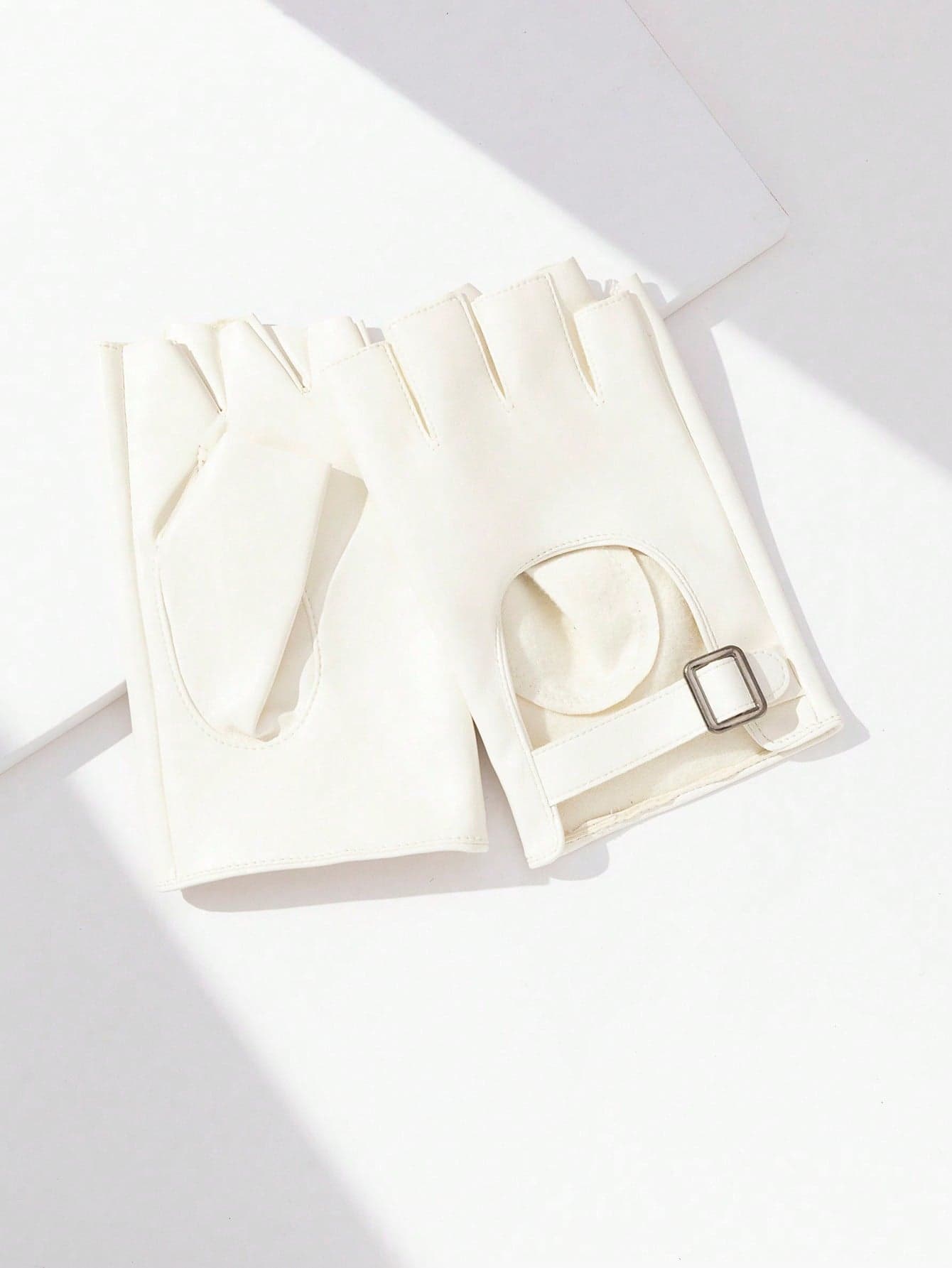 1pc Women's Spring/Autumn PU Leather Half-Finger Gloves With Metal Buckle Decor, Stylish & Personalized, Suitable For Commuting And Casual Wear