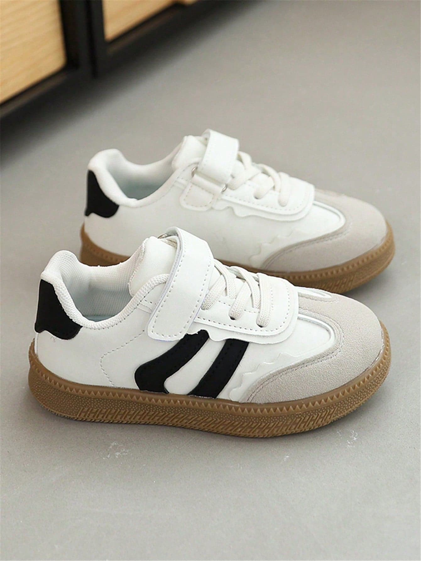 1 Pair Children's Fashionable & Comfortable, Cute New PU Rubber Anti-Slip Children's Sports Shoes, Girls' Low-Top Shoes, Suitable For Outdoor Leisure Walking